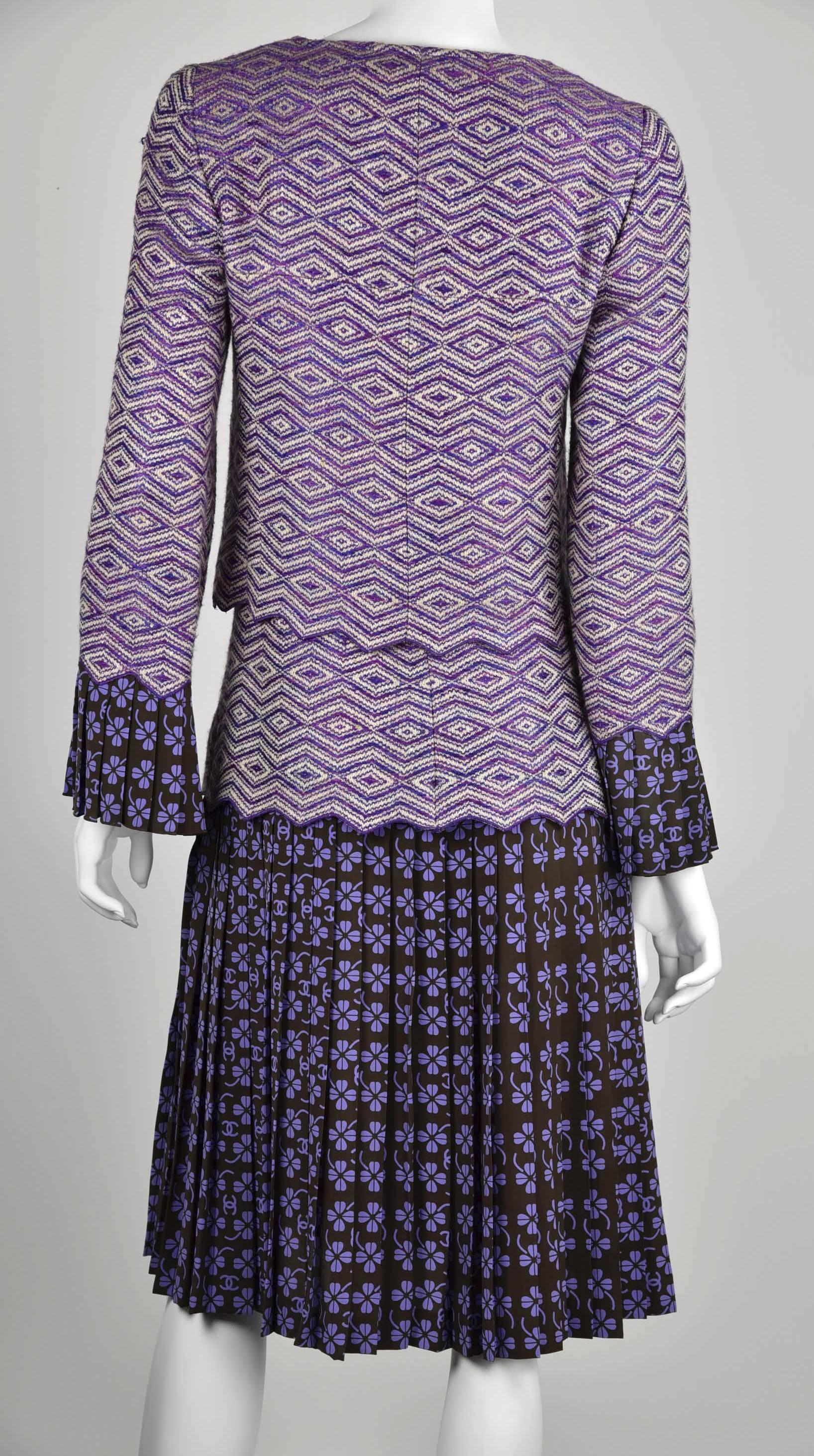 2001 Chanel Two-Piece Dress Set Purple Logo Print and Woven Wool Fabric FR 38 For Sale 1