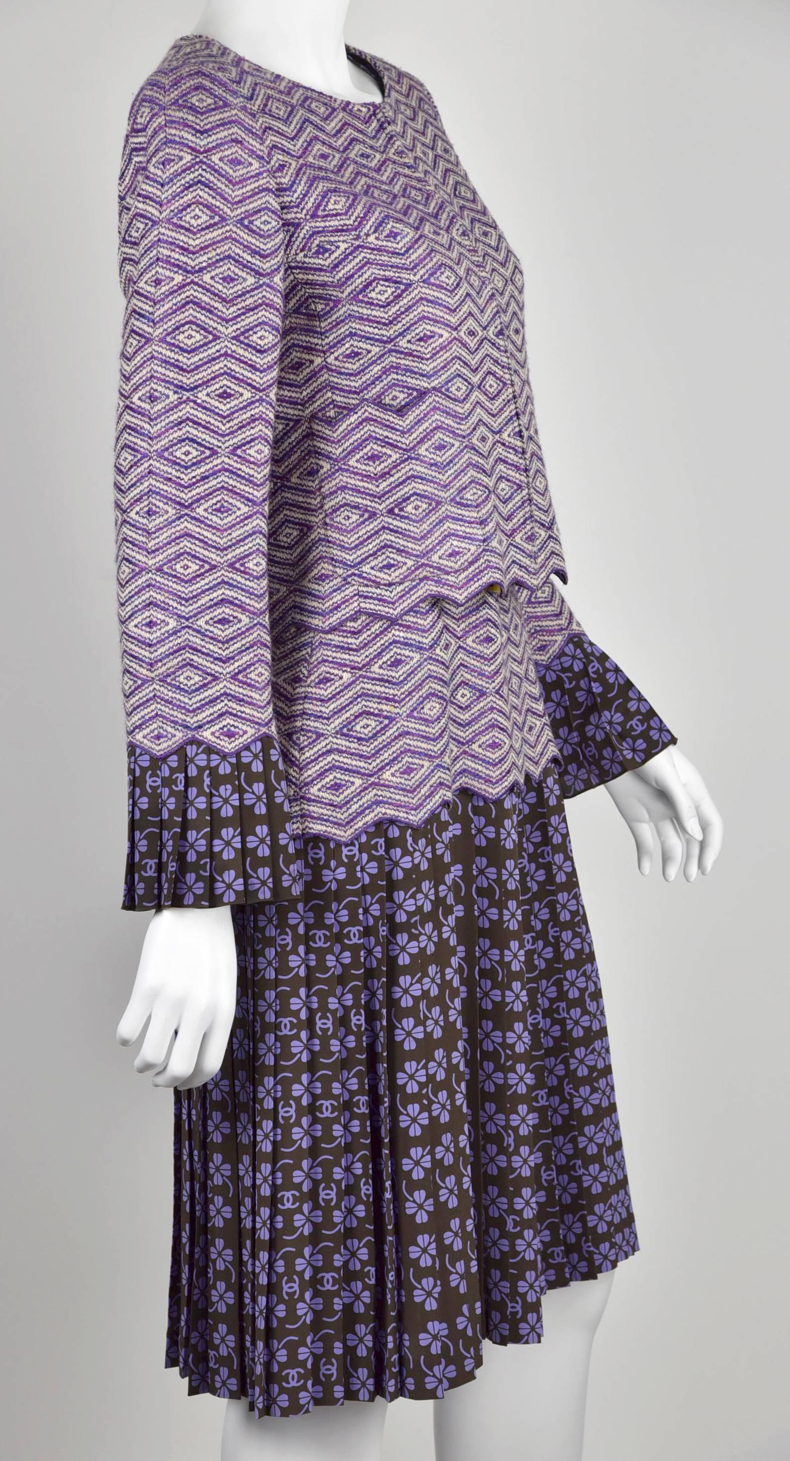 2001 Chanel Two-Piece Dress Set Purple Logo Print and Woven Wool Fabric FR 38 For Sale 2