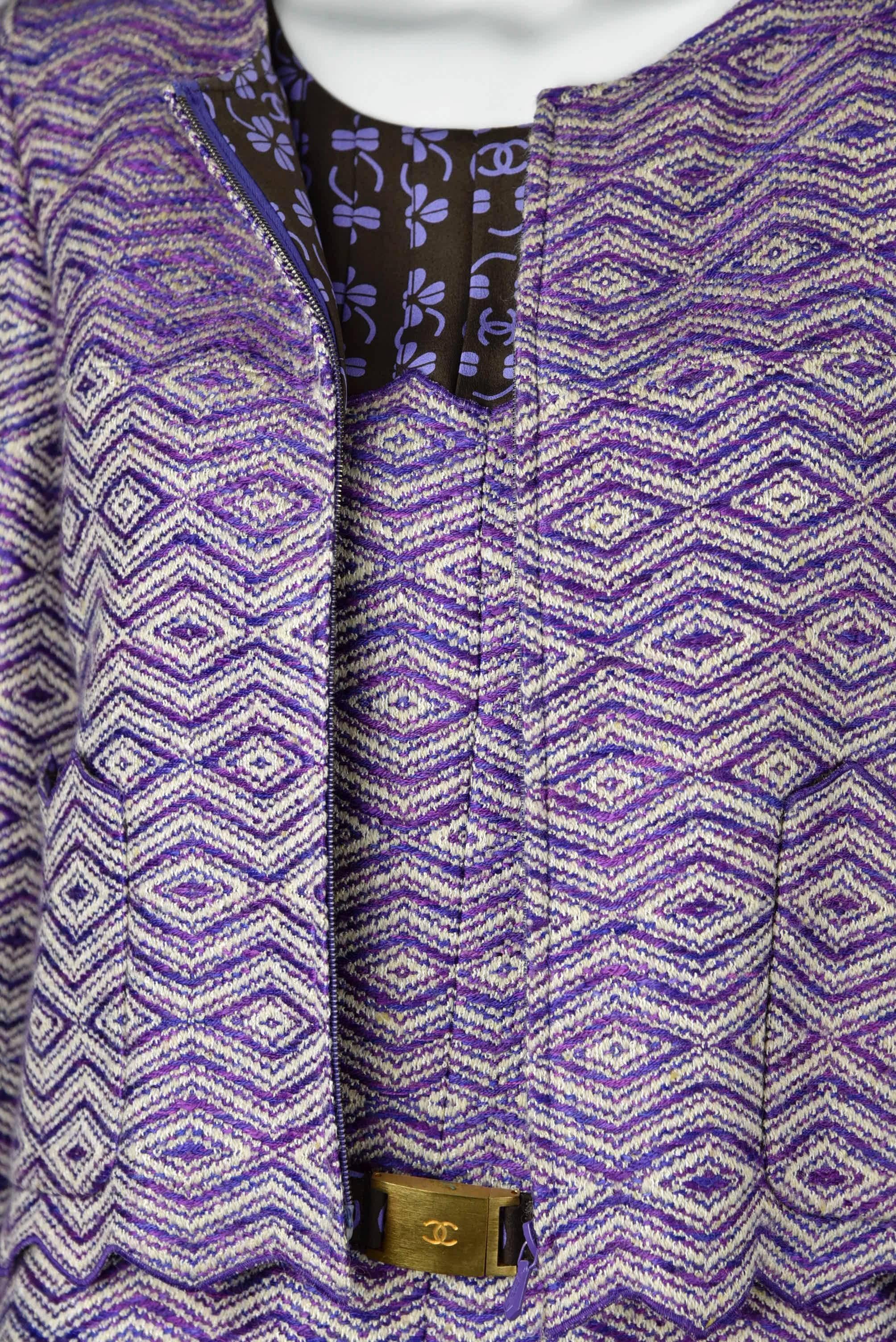 2001 Chanel Two-Piece Dress Set Purple Logo Print and Woven Wool Fabric FR 38 For Sale 3