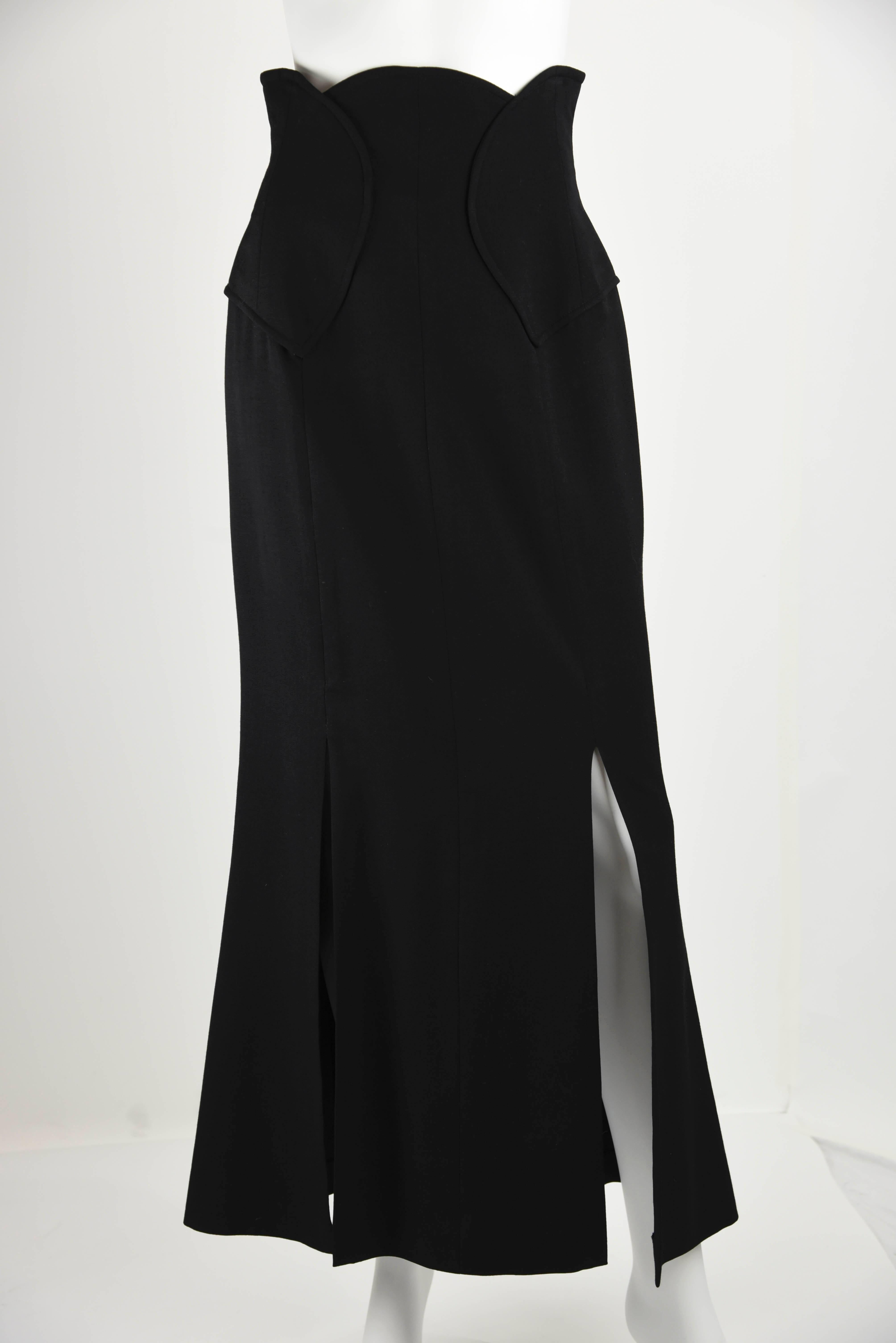 Chanel Boutique 1980's Long Black Skirt With Front Slits and Waist Detail FR 40 For Sale 3