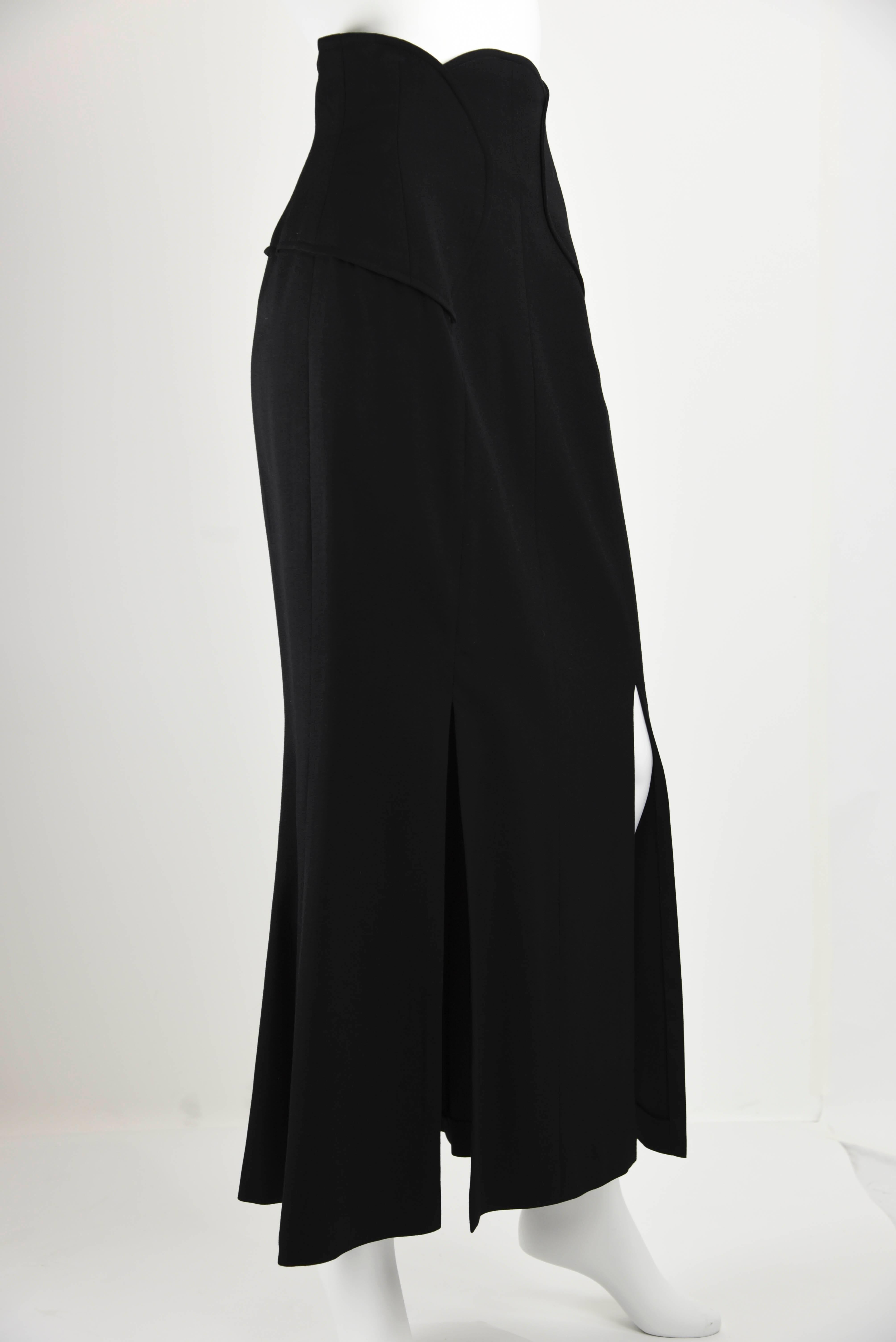 Chanel Boutique 1980's Long Black Skirt With Front Slits and Waist Detail FR 40 For Sale 4