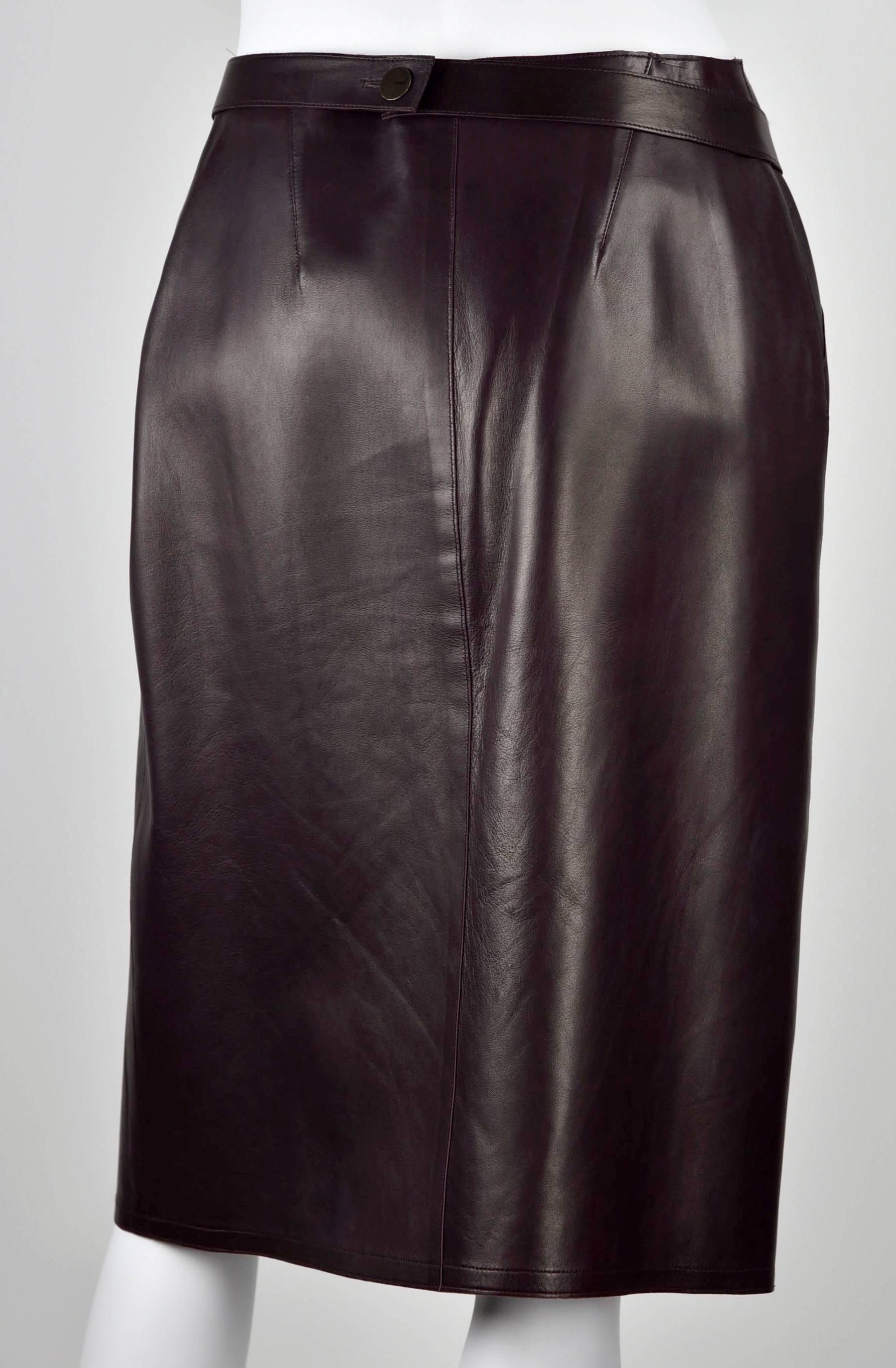 1999A Chanel Aubergine Leather Wrap A-Line Skirt  FR 40 In Excellent Condition For Sale In Portland, OR