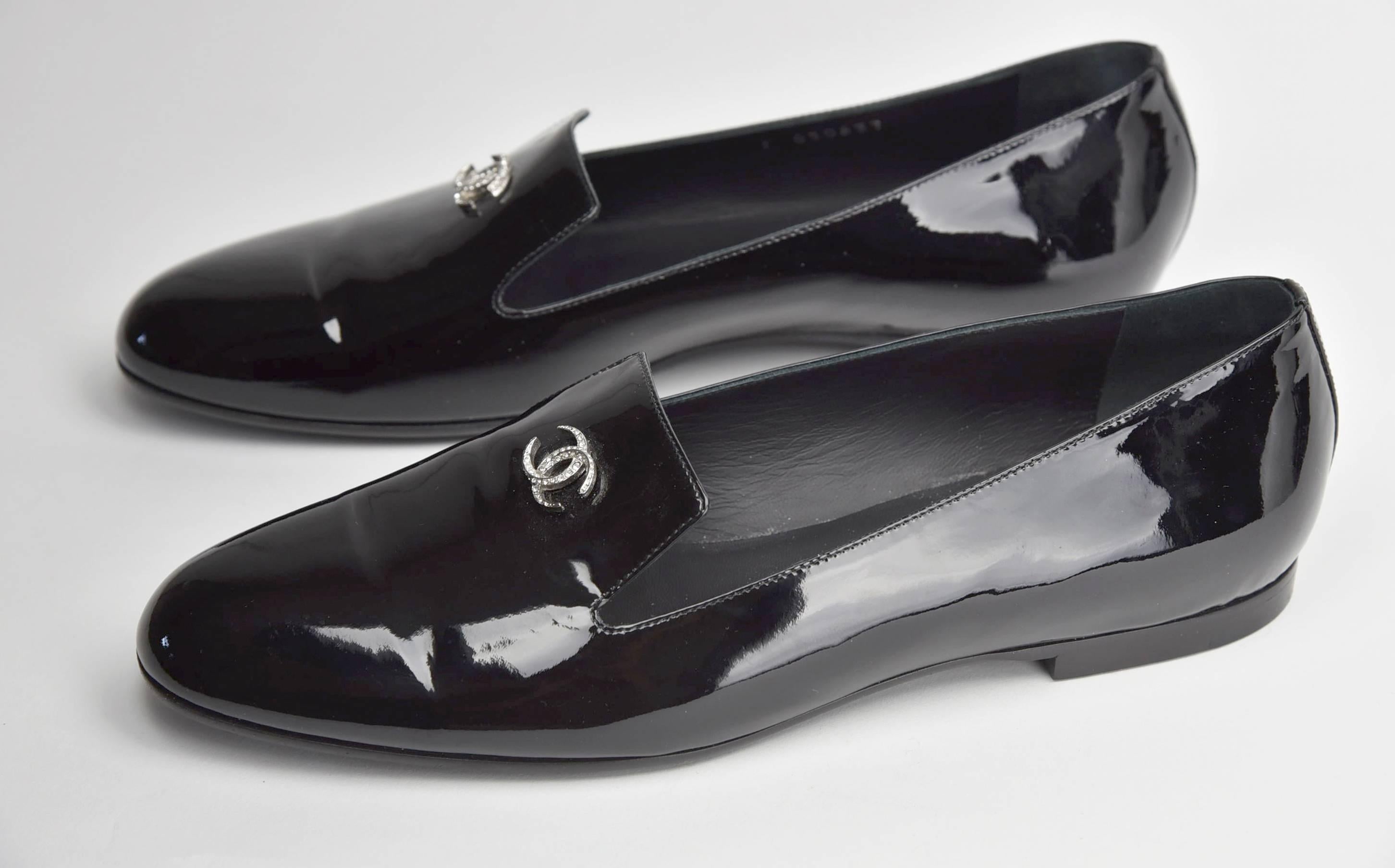2015 Chanel Black Patent Leather Loafers with Rhinestone CC FR 40 1/2 3