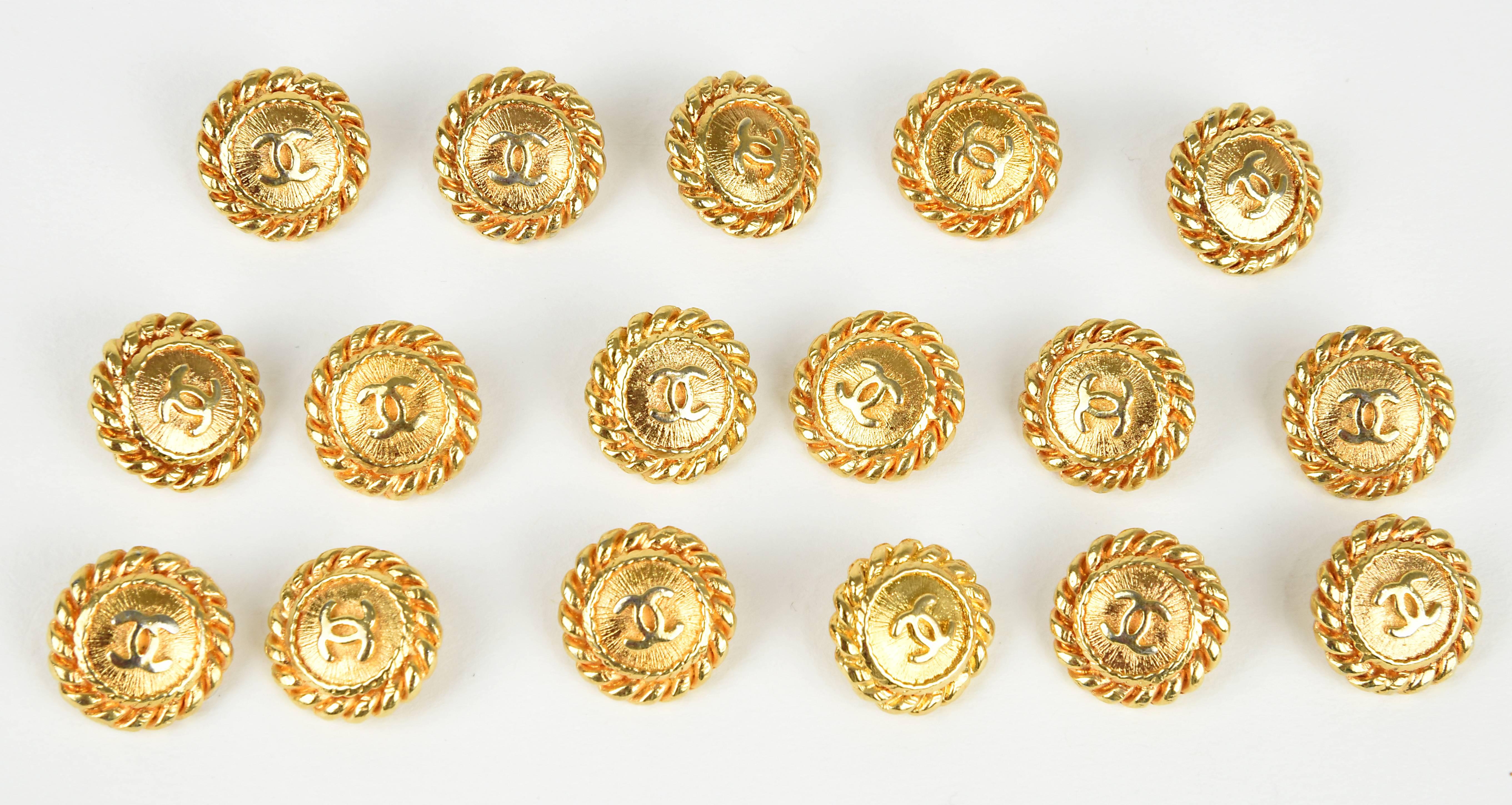 1980's  Seventeen Vintage Chanel Gilt Rope and Sunburst Design Buttons In Excellent Condition For Sale In Portland, OR