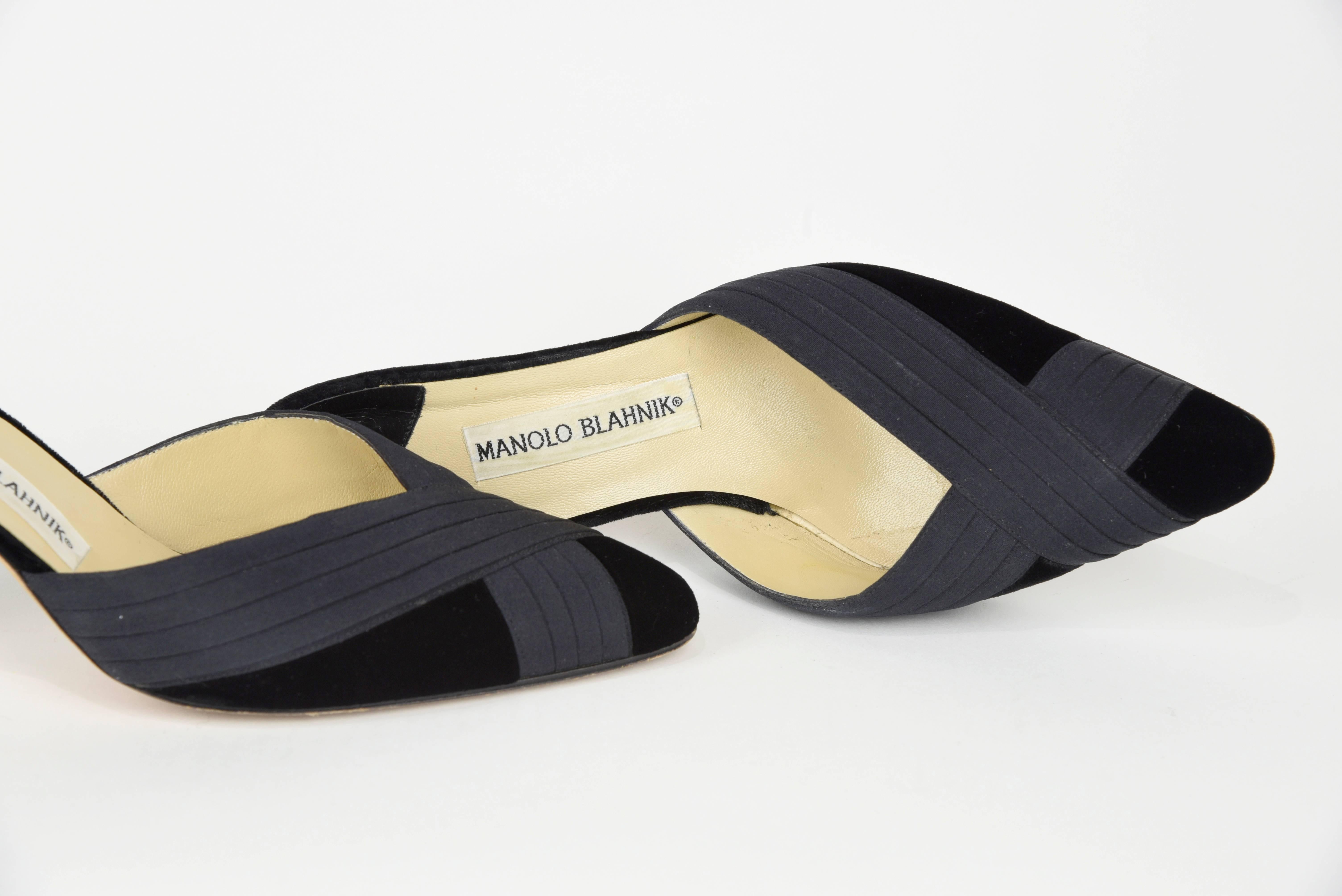 2010 Manolo Blahnik Black Velvet and Pleated Silk Formal Mule, Size 40 1/2 For Sale 2
