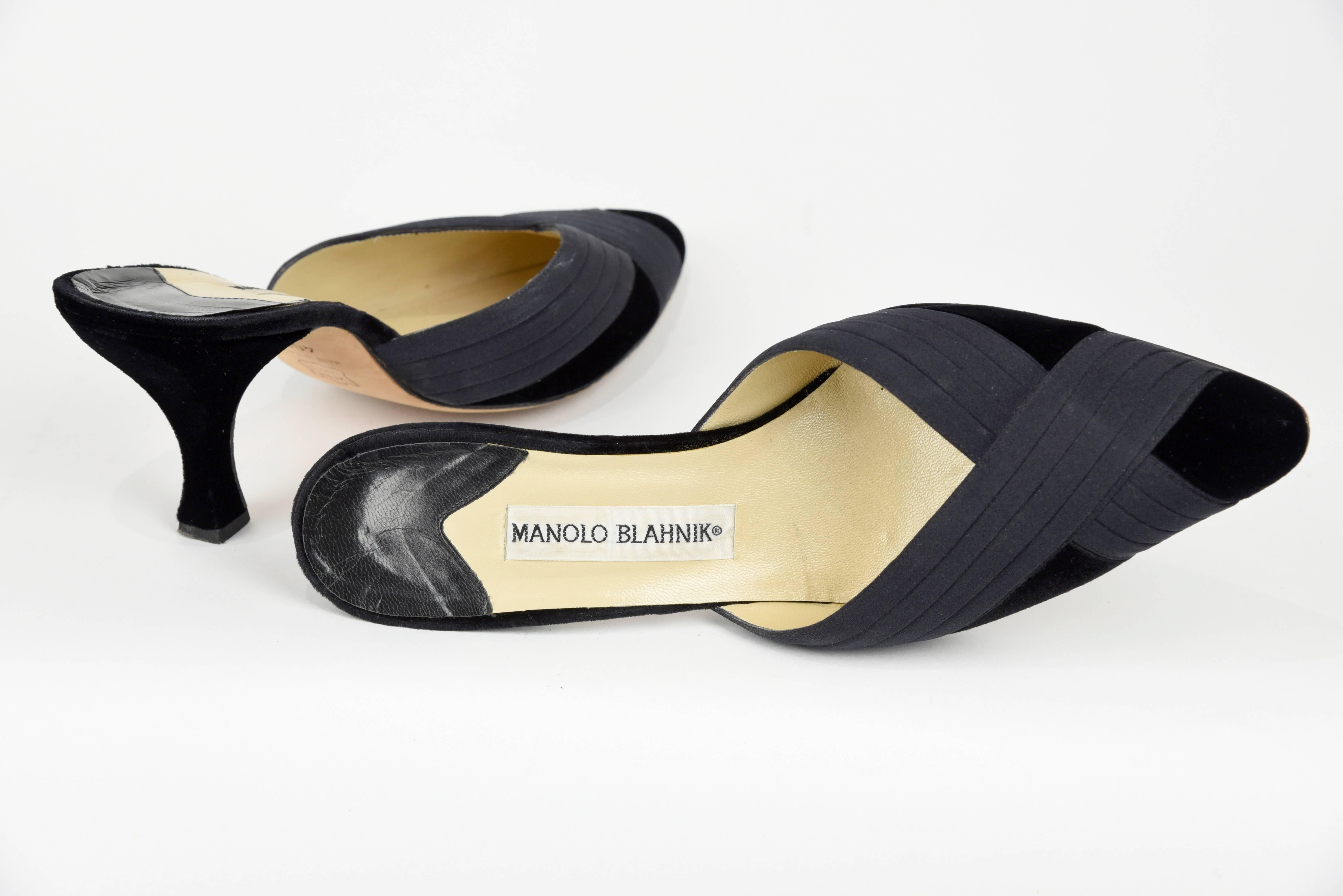 2010 Manolo Blahnik Black Velvet and Pleated Silk Formal Mule, Size 40 1/2 For Sale 3