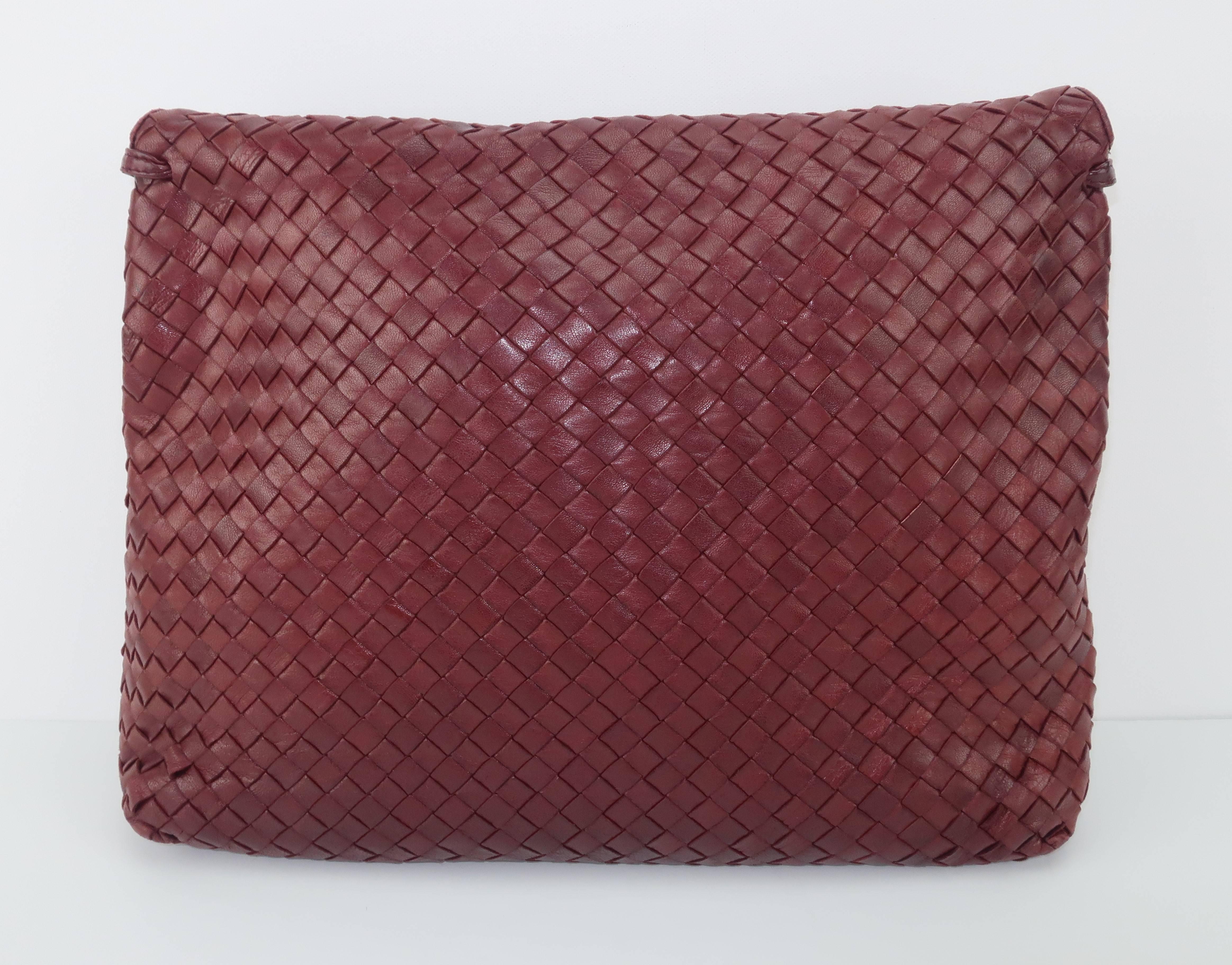 Women's Vintage Bottega Veneta Burgundy Intrecciato Leather Shoulder Handbag