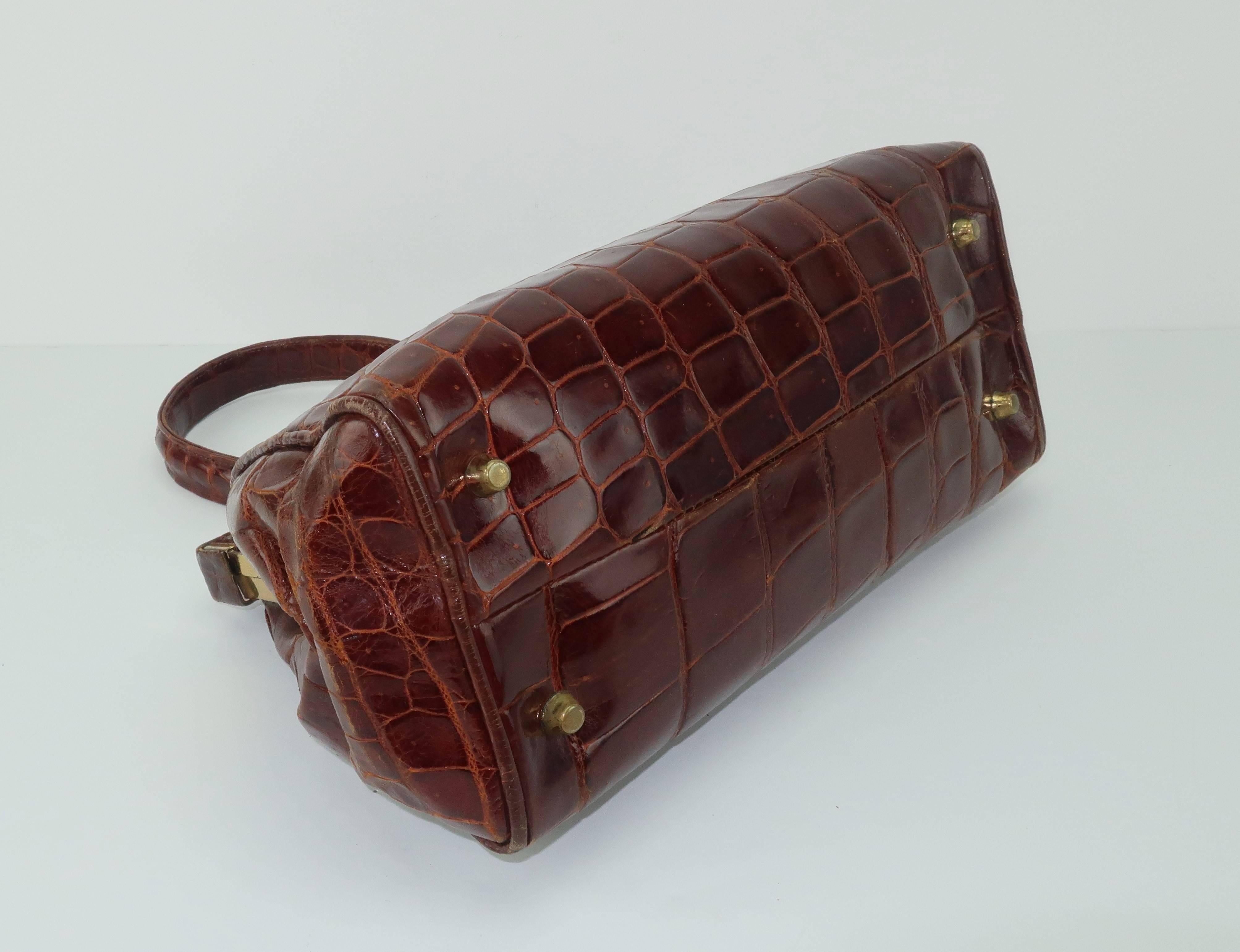 Classic 1950's Alligator Doctor's Bag Handbag With Key 2