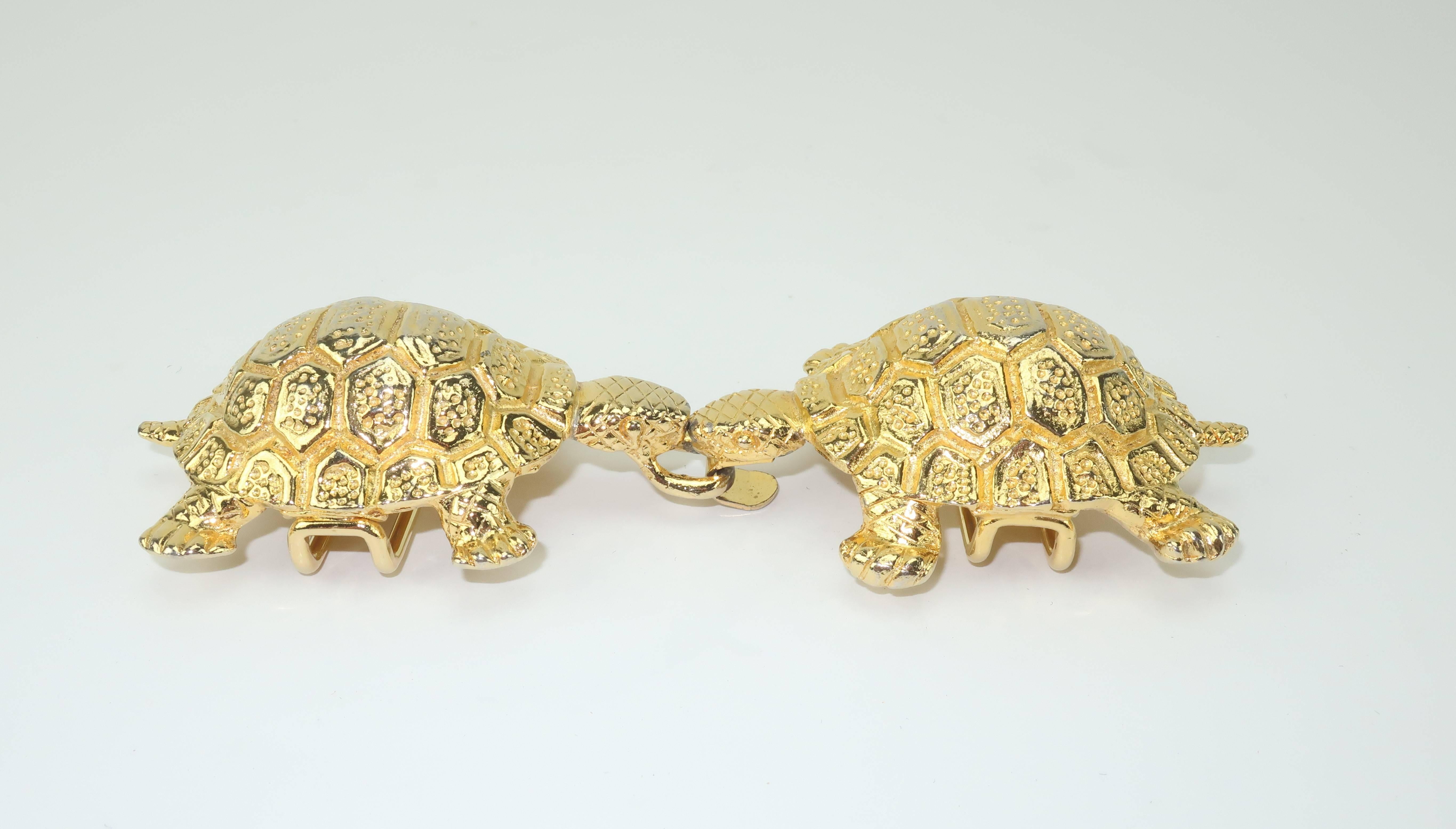 Women's 1974 Mimi di N Gold Tone Kissing Turtle Belt Buckles & Pink Belt