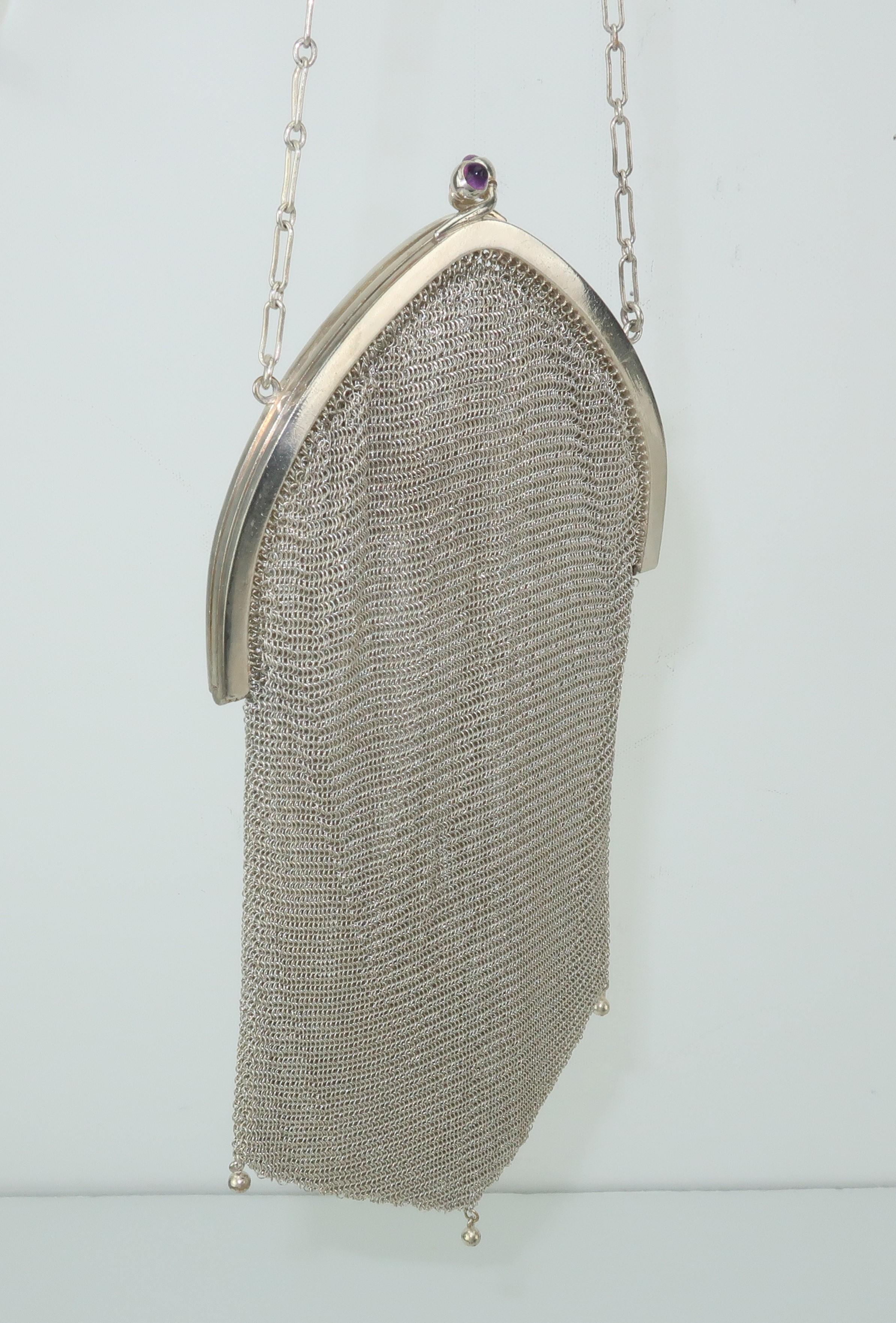 Art Deco 1920's Whiting & Davis Silver Mesh Chain Mail Flapper Handbag In Good Condition In Atlanta, GA
