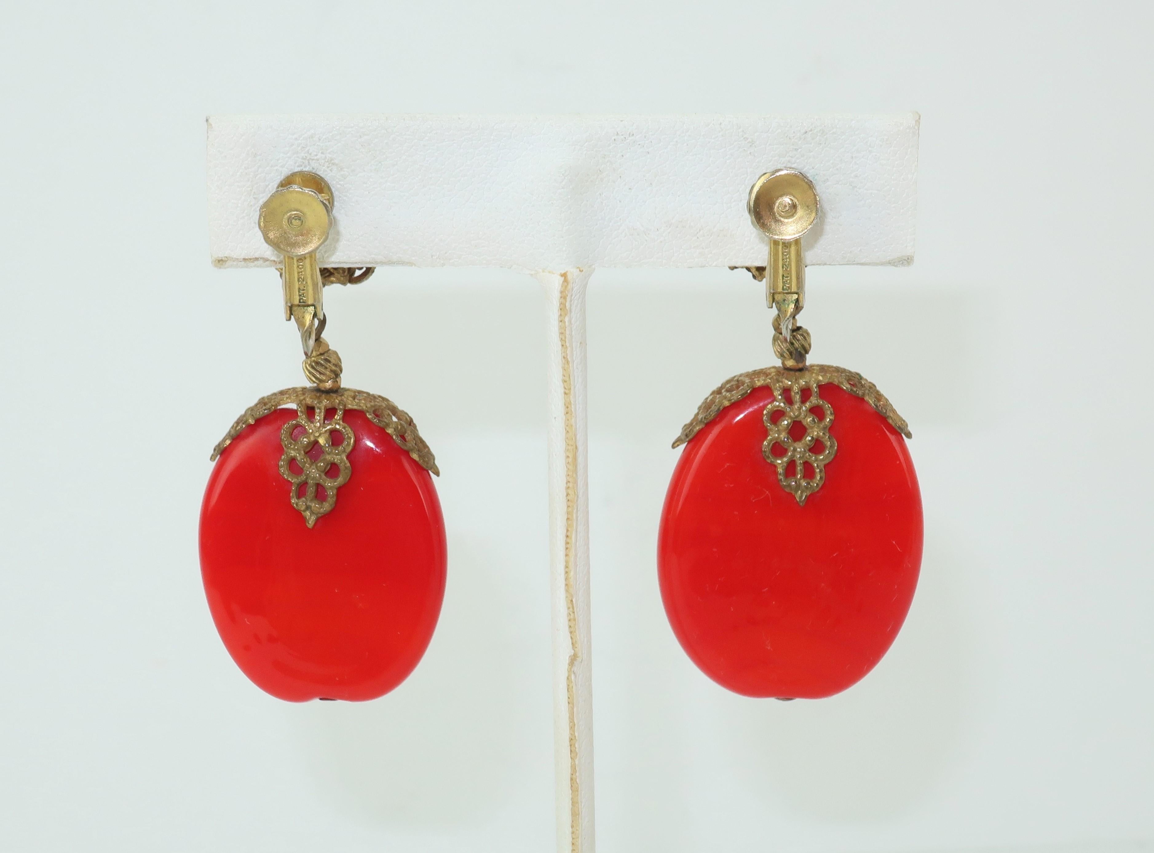 C.1950 Miriam Haskell Red Pate De Verre Earrings & Brooch Set In Good Condition In Atlanta, GA