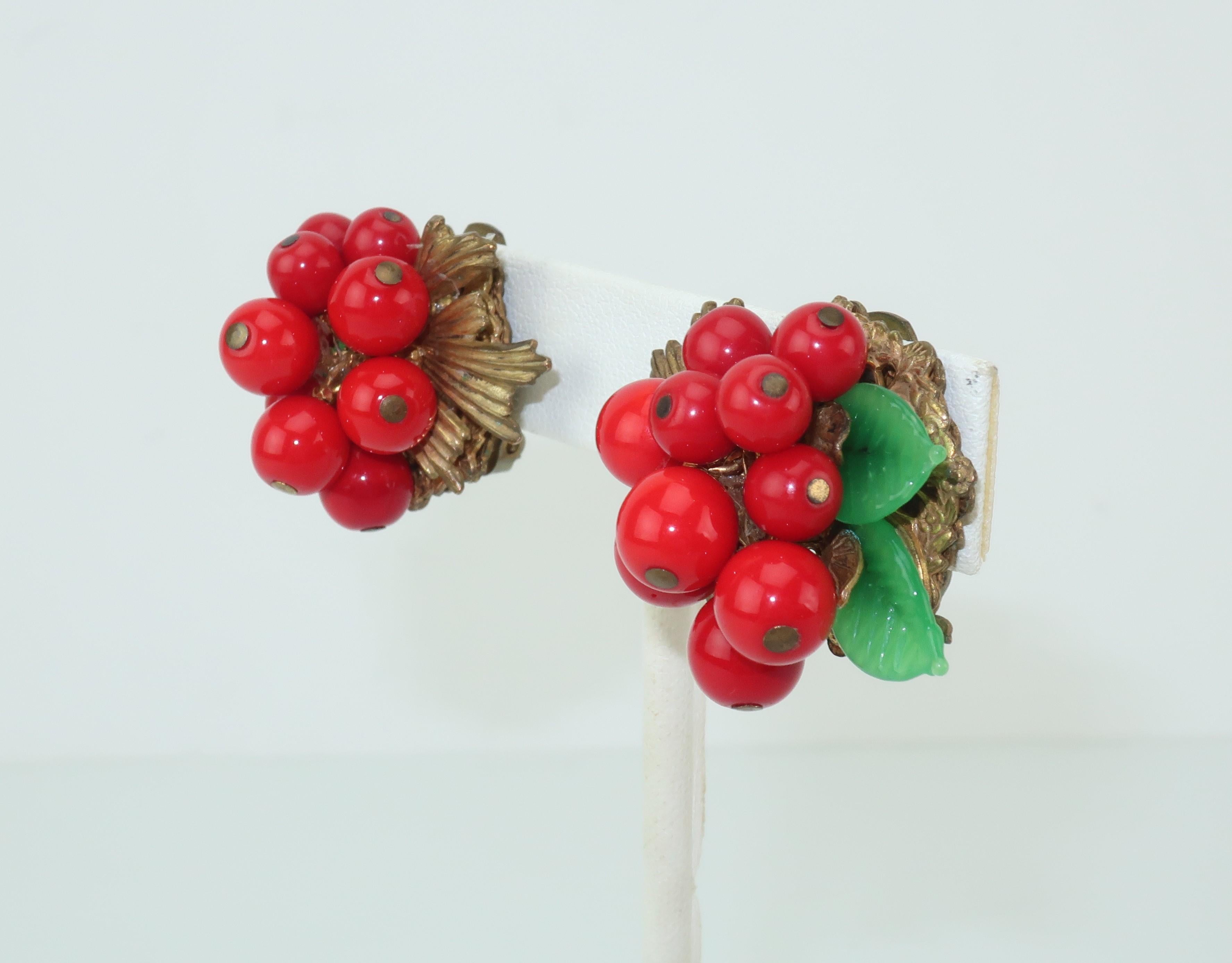 Retro C.1950 Miriam Haskell Red Glass Bead Berries Brooch & Earrings Set