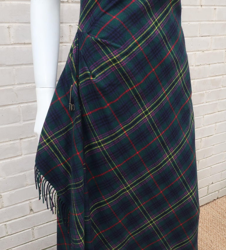 green emerald velvet dress Fitted Square Strap Dress main image 0