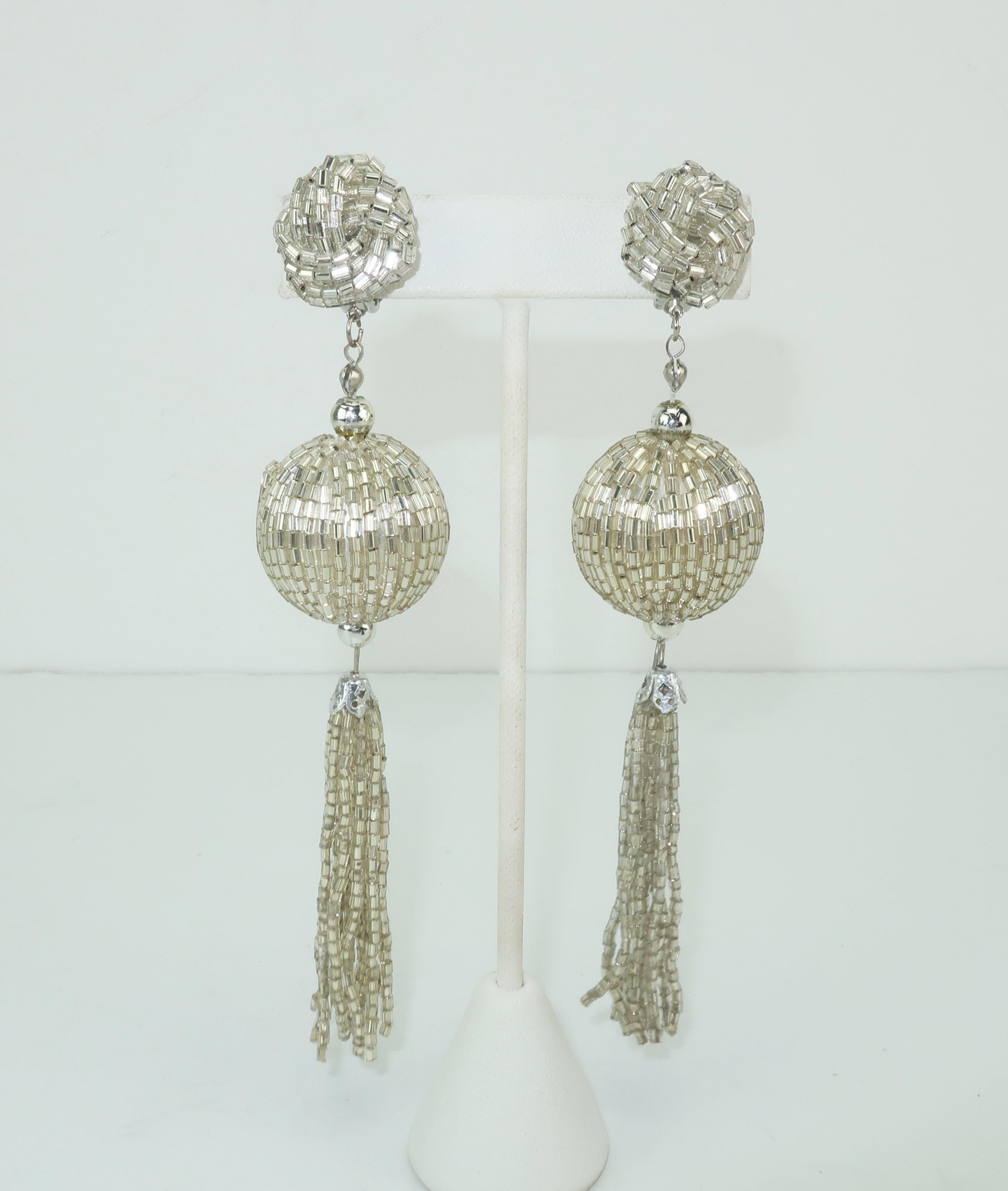 Vintage Silver Bead Tassel Dangle Disco Earrings In Excellent Condition In Atlanta, GA