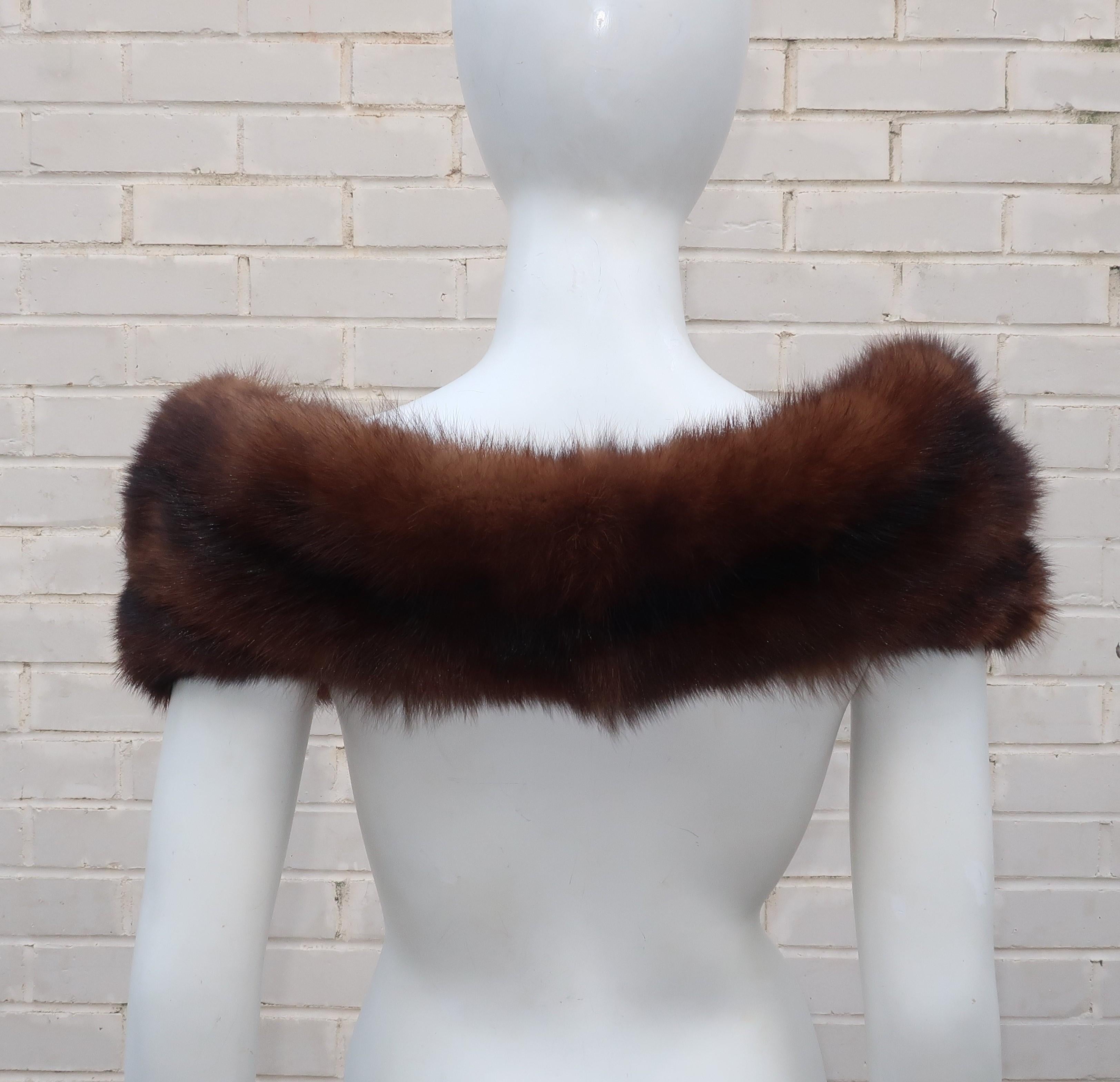 Women's C.1950 Brown Fox Fur Collar 'Shoulder Warmer' Stole For Sale
