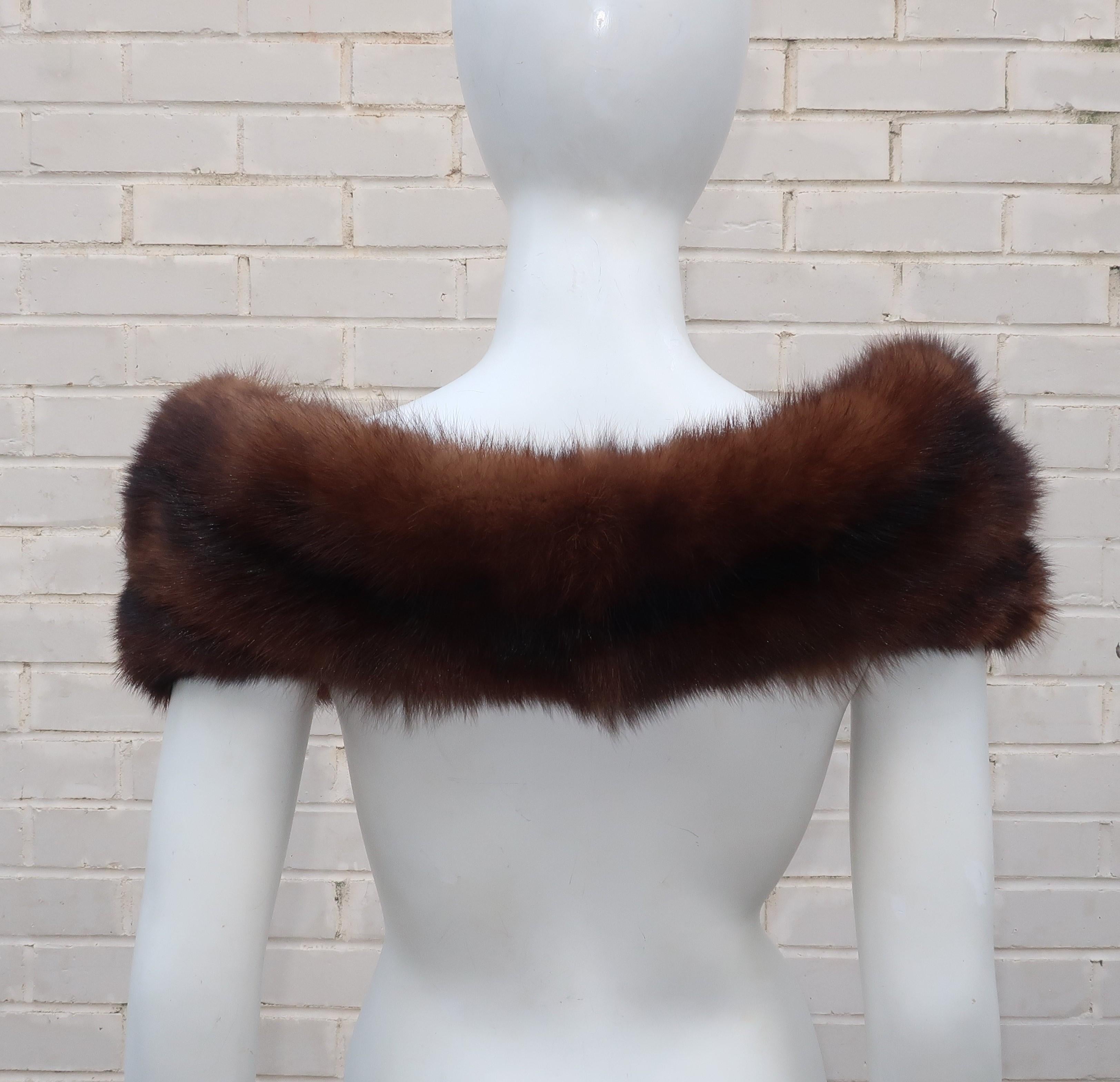 Women's Brown Fox Fur Collar 'Shoulder Warmer' Stole, C.1950 For Sale