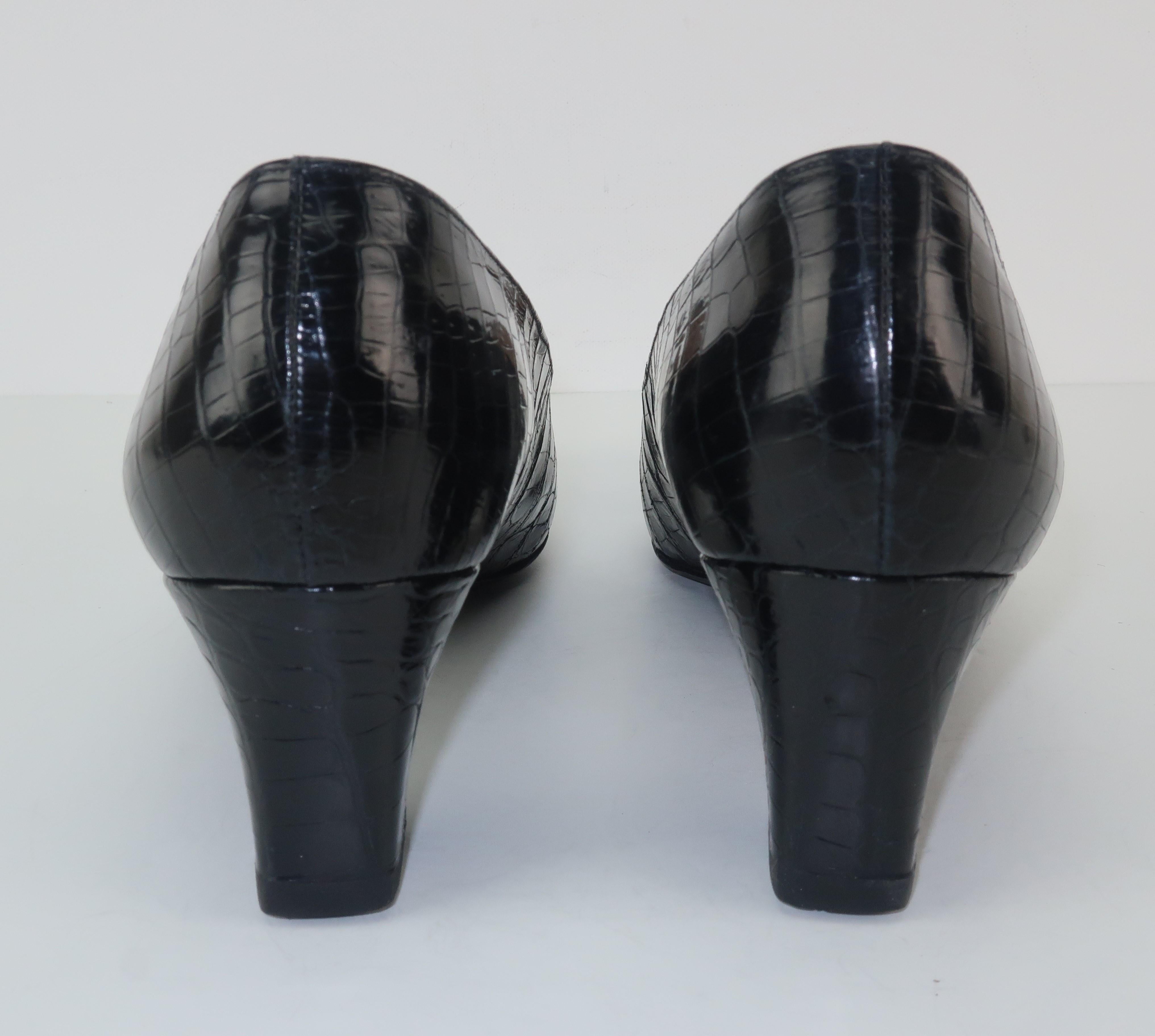 heeled loafers black