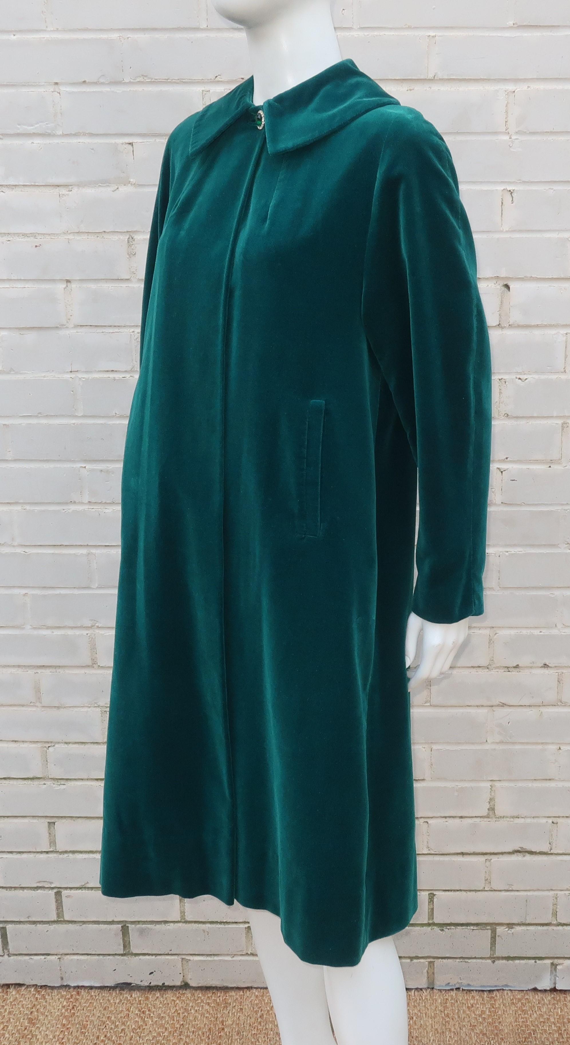 Women's Italian Emerald Green Velvet Coat with Bow Accent, 1950s 