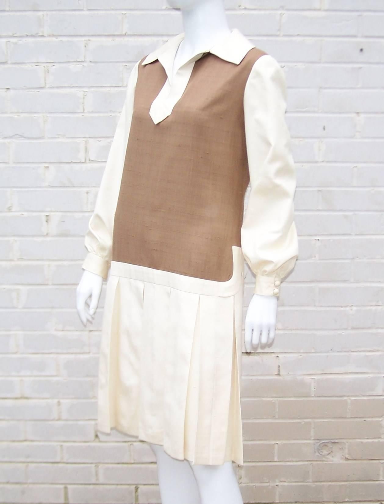 Beige 1960s Flapper Inspired Teal Traina Dress