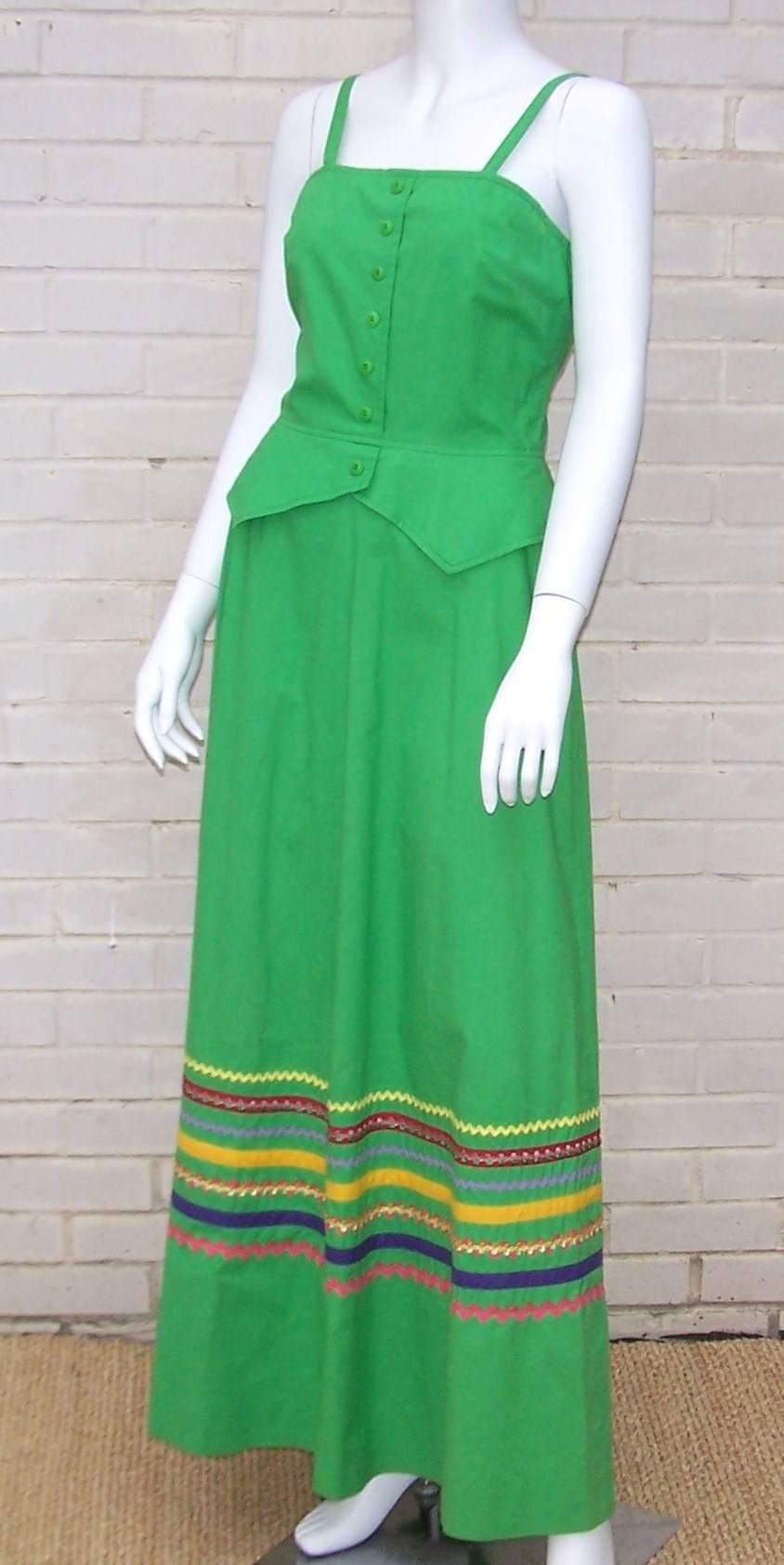 c.1970 Spring Green Maxi Sundress with Rick Rack Ribbon & Wrap In Excellent Condition In Atlanta, GA