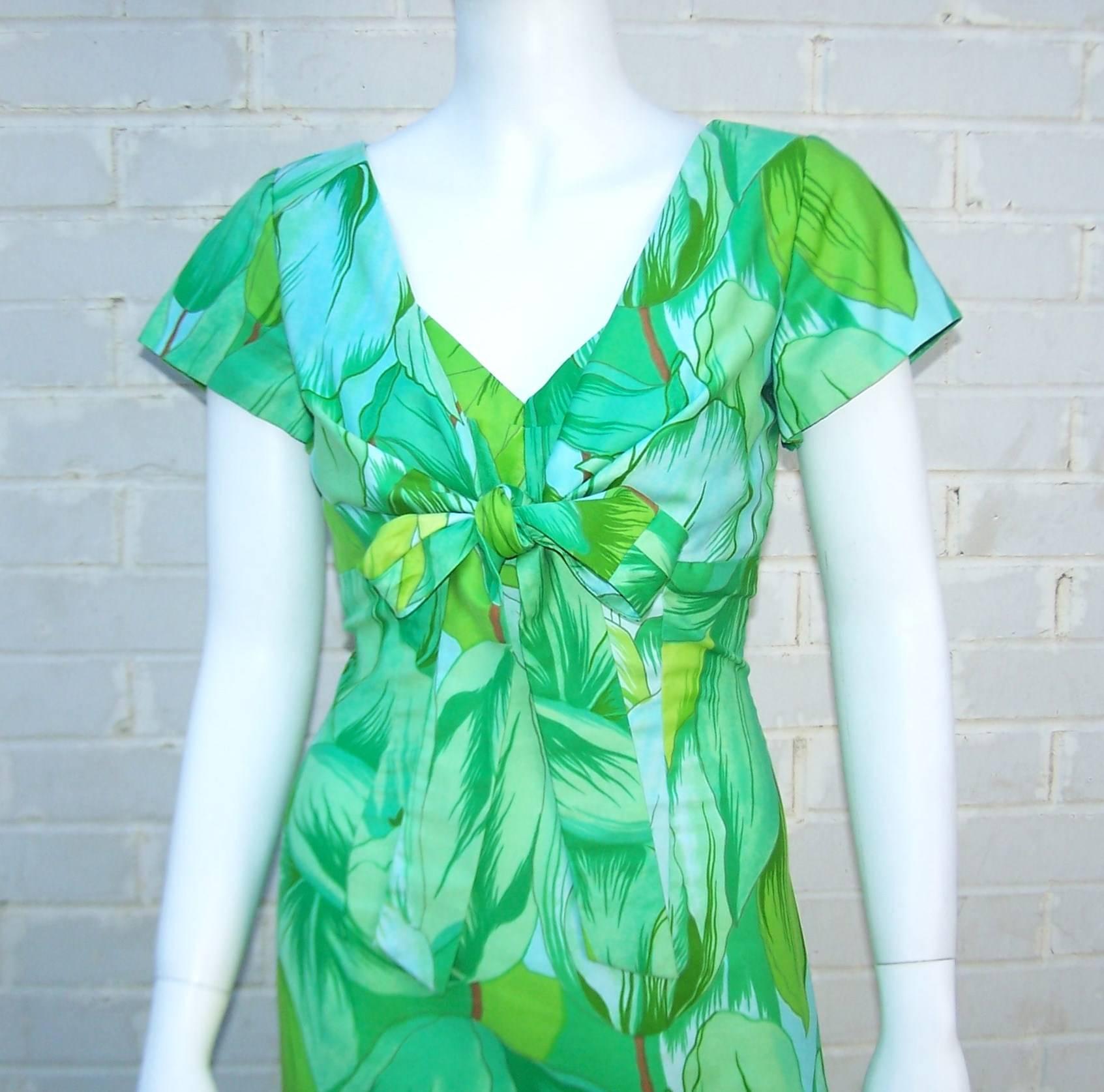 1970s Stan Hicks for Hawaiian Casuals Exotic Tropical Print Dress  In Good Condition In Atlanta, GA
