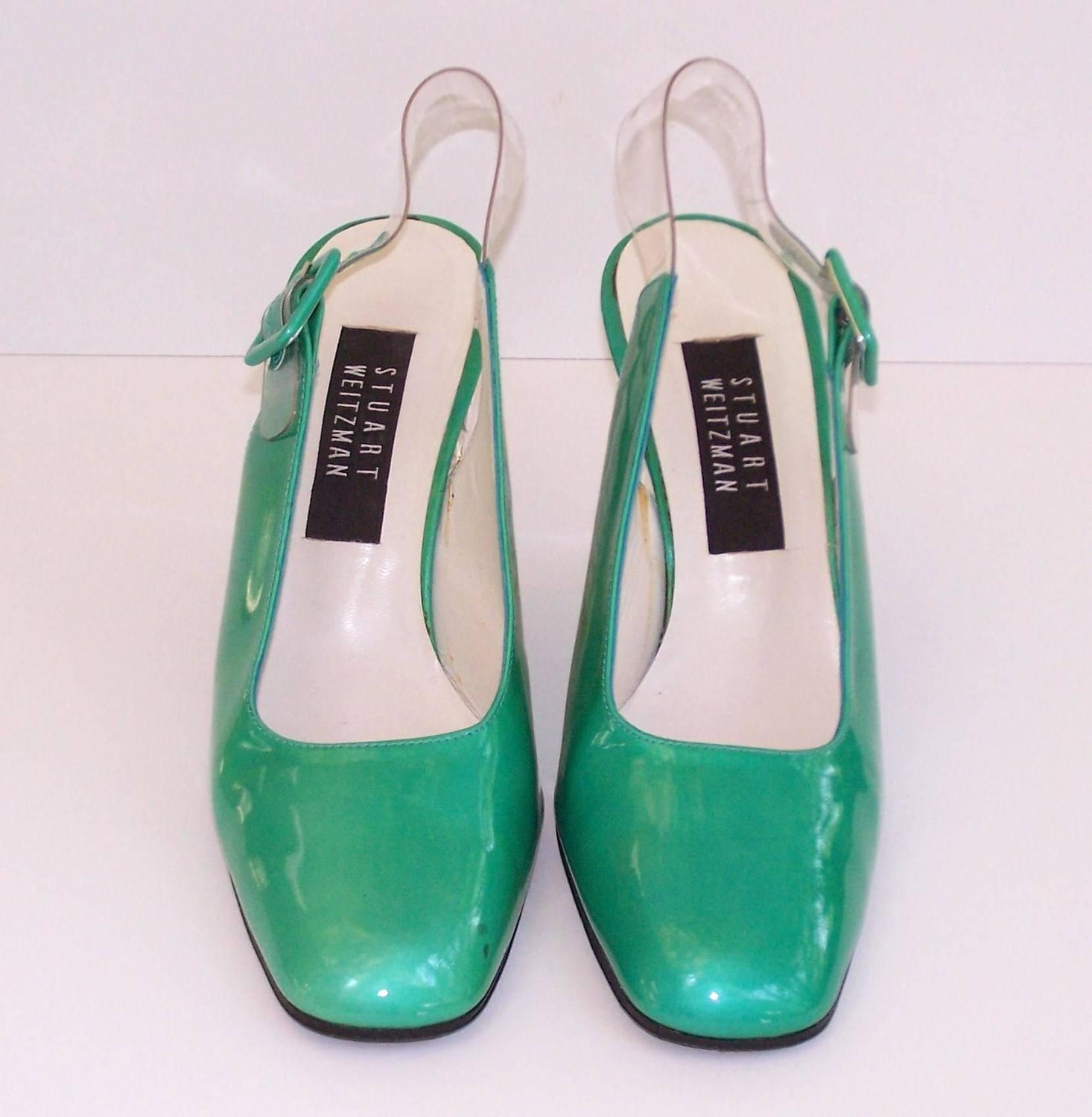 C.1990 Stuart Weitzman Emerald Green Patent Leather Shoes With Lucite