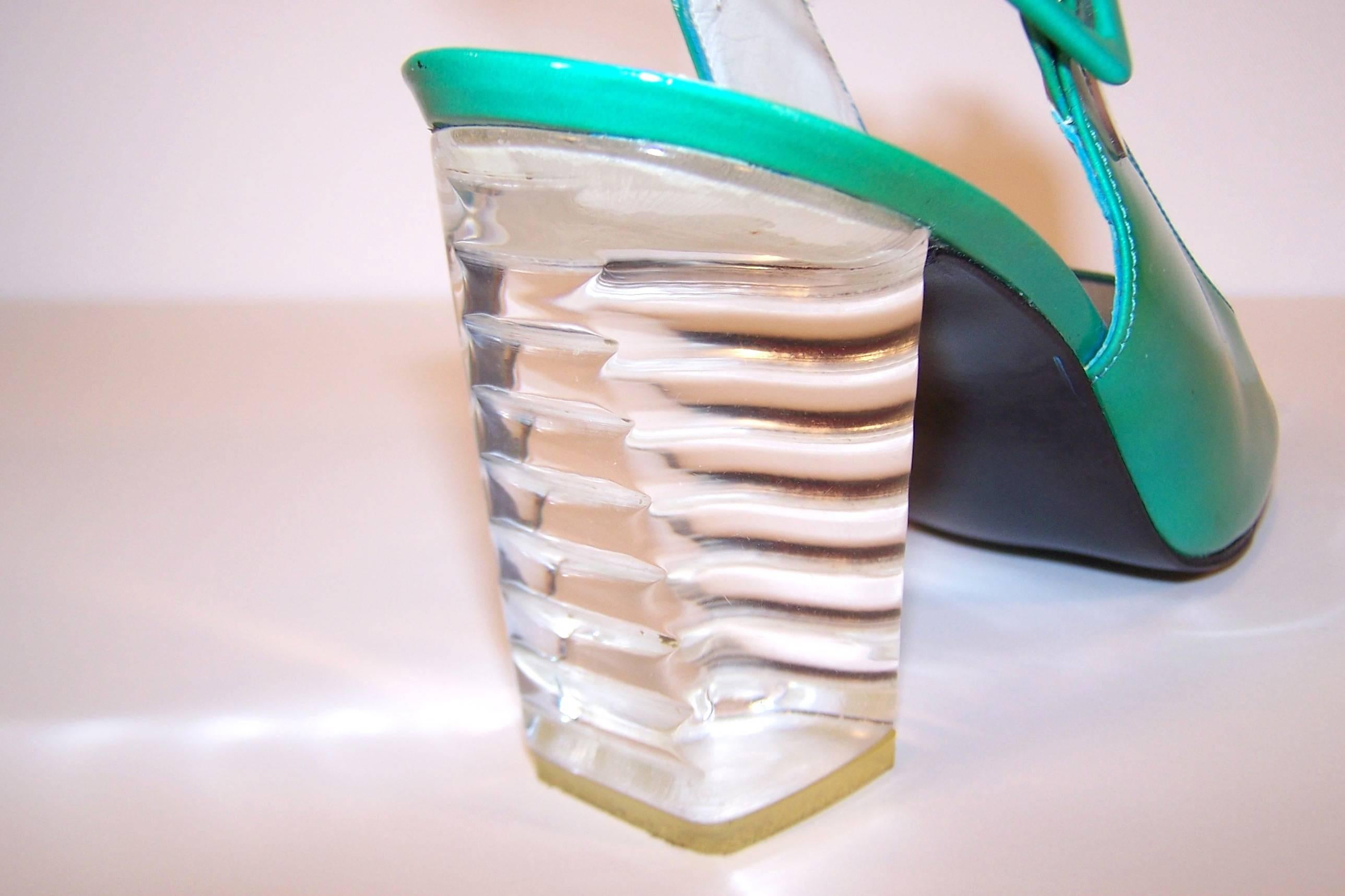 C.1990 Stuart Weitzman Emerald Green Patent Leather Shoes With Lucite Heels 2