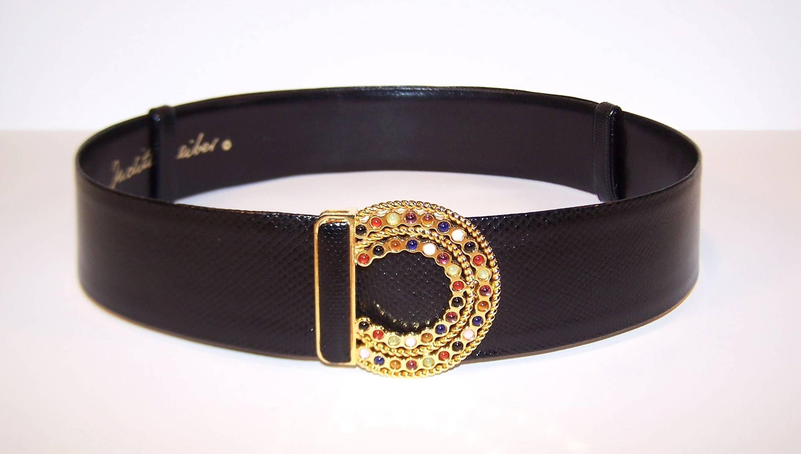 C.1990 Judith Leiber Black Lizard Belt With Cabochon Bejeweled Buckle In Excellent Condition In Atlanta, GA