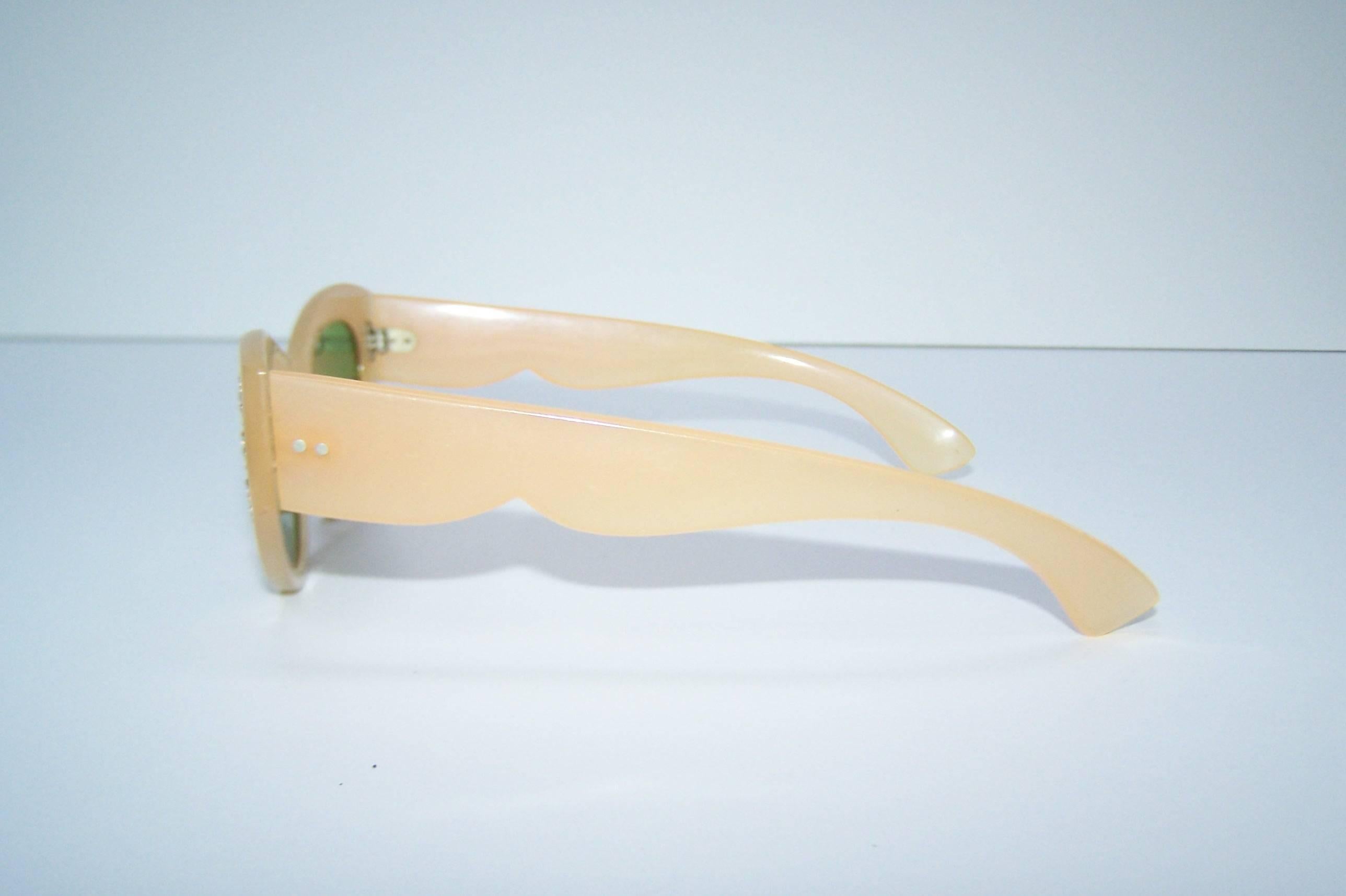 Brown 1950's Italian Blonde Cat Eye Sunglasses With Green Lenses