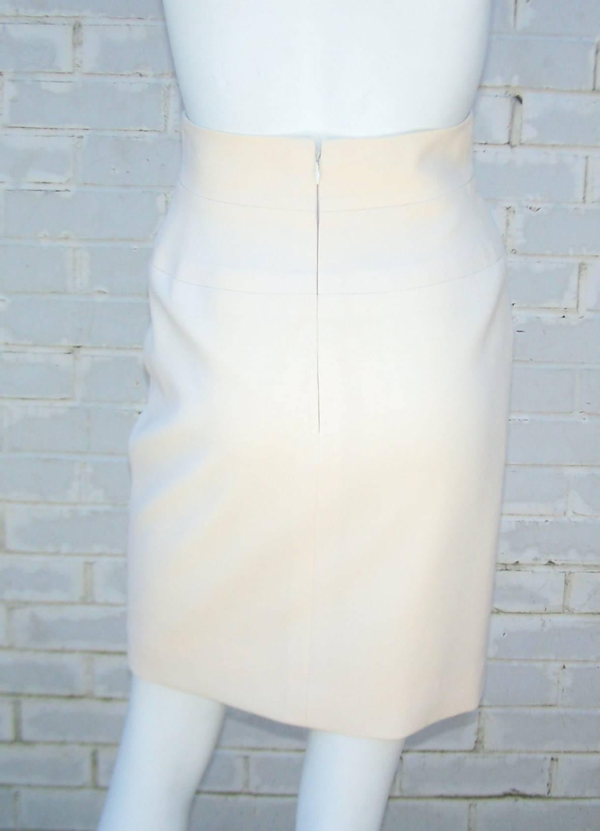 1990's Classic Chanel Boutique High Waist Winter White Skirt In Excellent Condition In Atlanta, GA
