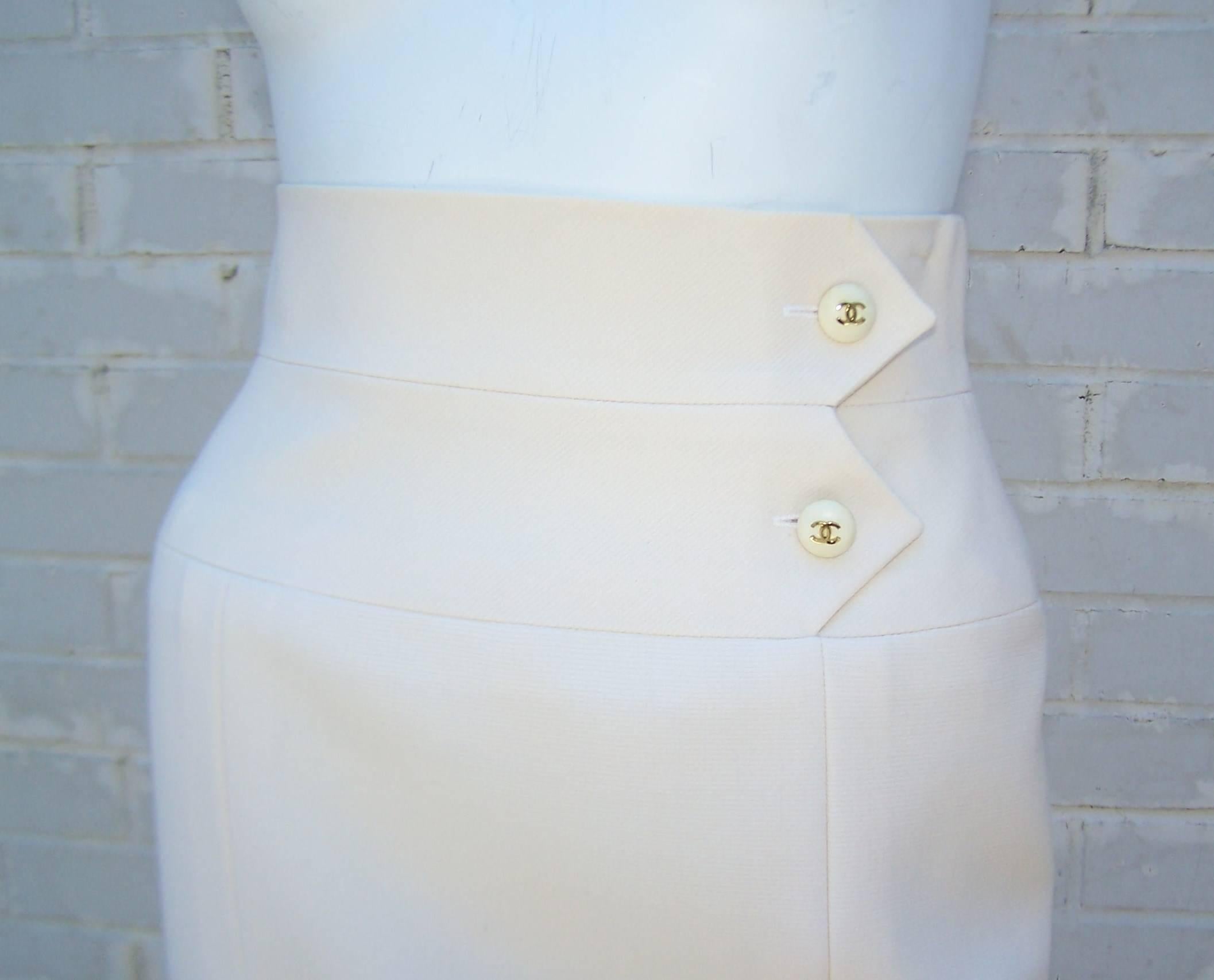 Women's 1990's Classic Chanel Boutique High Waist Winter White Skirt