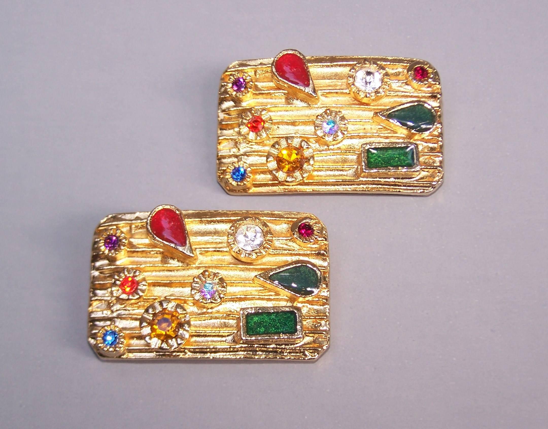 1980's Musi Bejeweled Gold Tone Shoe Clips In Excellent Condition In Atlanta, GA