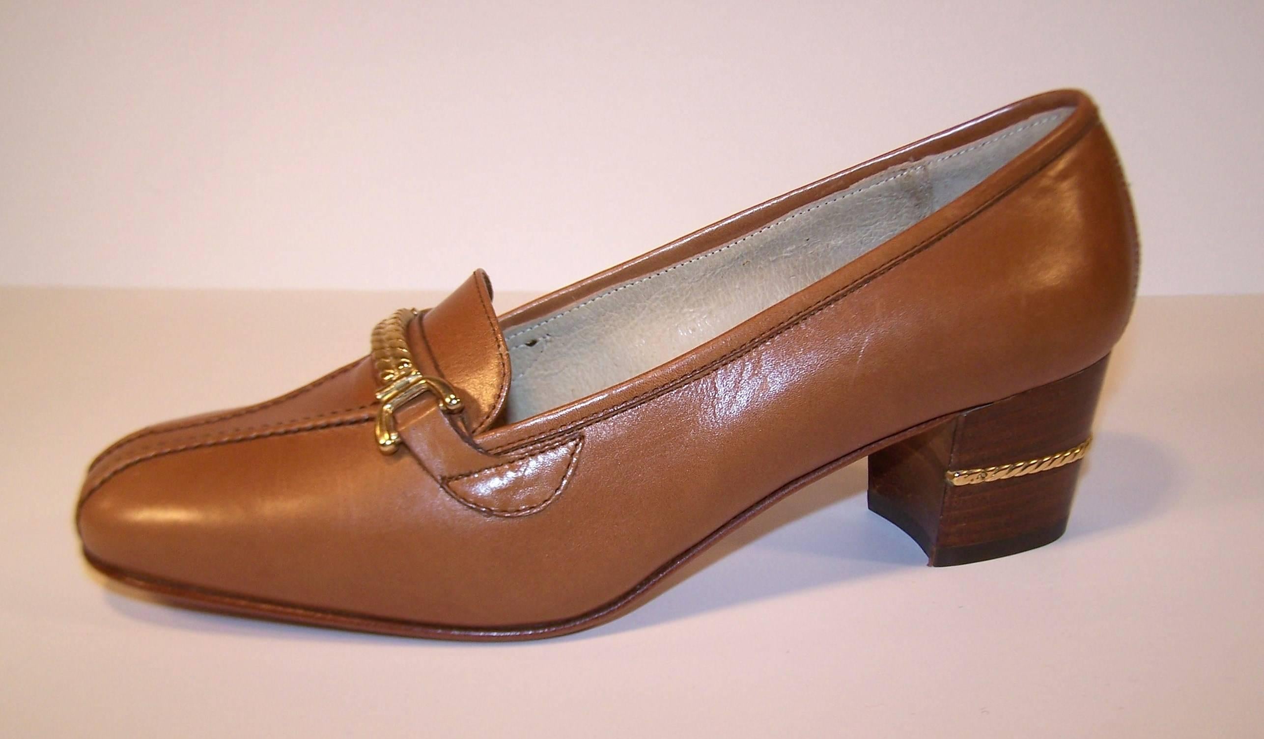 Brown 1970's Classic Gucci Tan Leather Heeled Loafers With Gold Braid Buckles