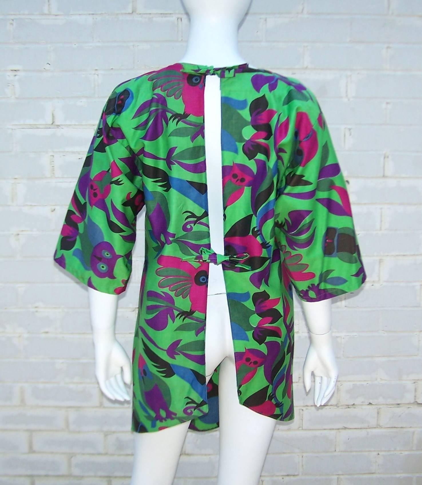 Whimsical 1970's Design House Artist Smock Tunic With Owl Print In Excellent Condition In Atlanta, GA