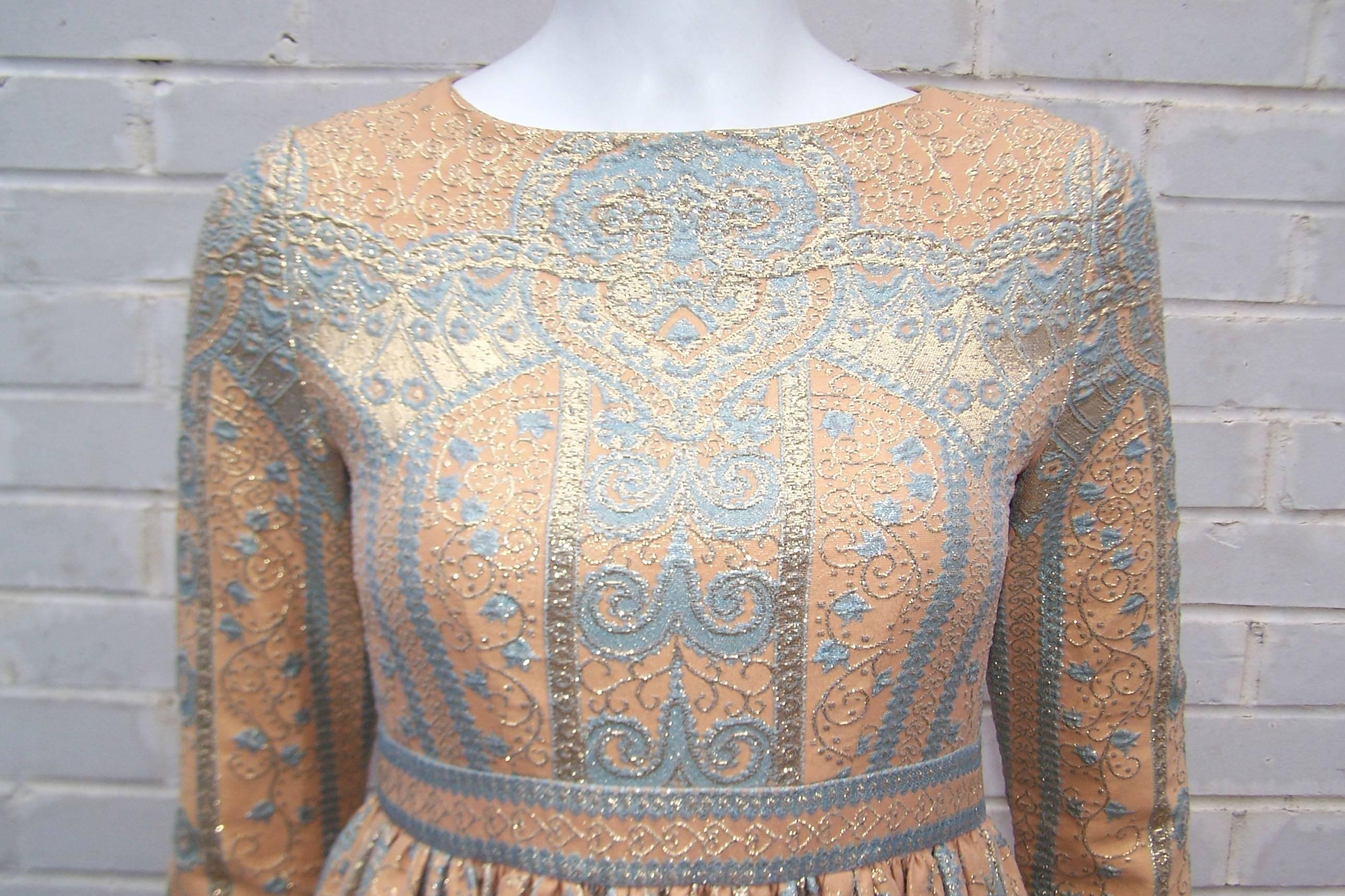 C.1970 Jeannene Booher Mughal Inspired Metallic Brocade Empire Waist Dress In Good Condition In Atlanta, GA