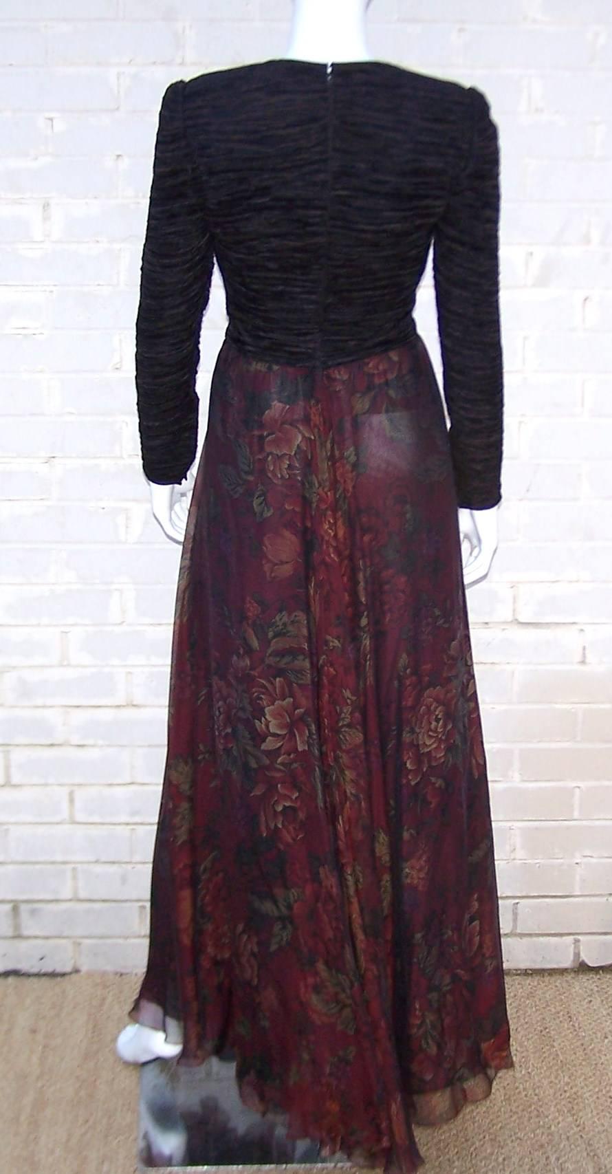 1980's Mary McFadden Couture Gothic Goddess Dress In Excellent Condition In Atlanta, GA
