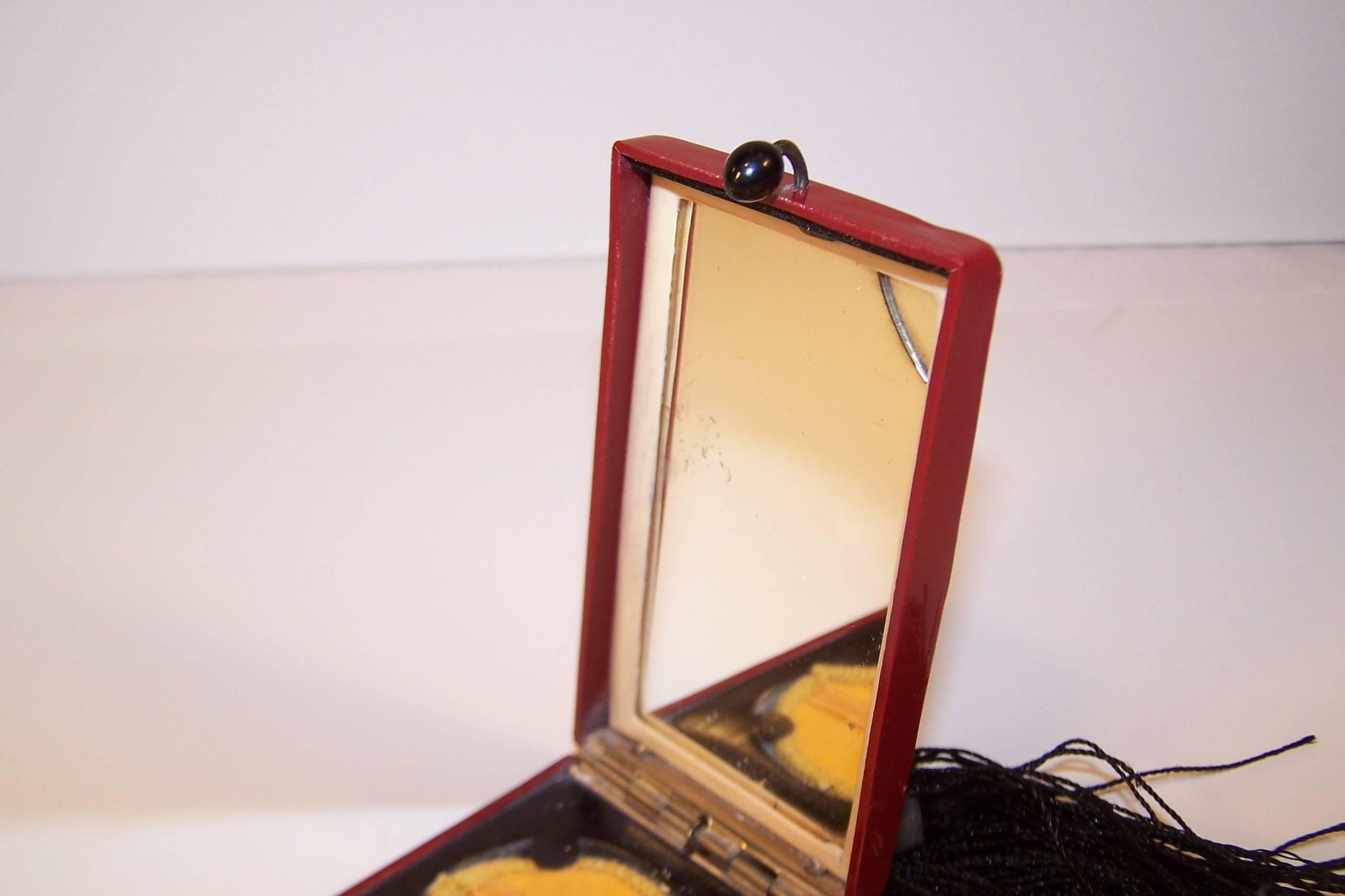1920's Flapper Girl Celluloid Powder & Rouge Compact 5