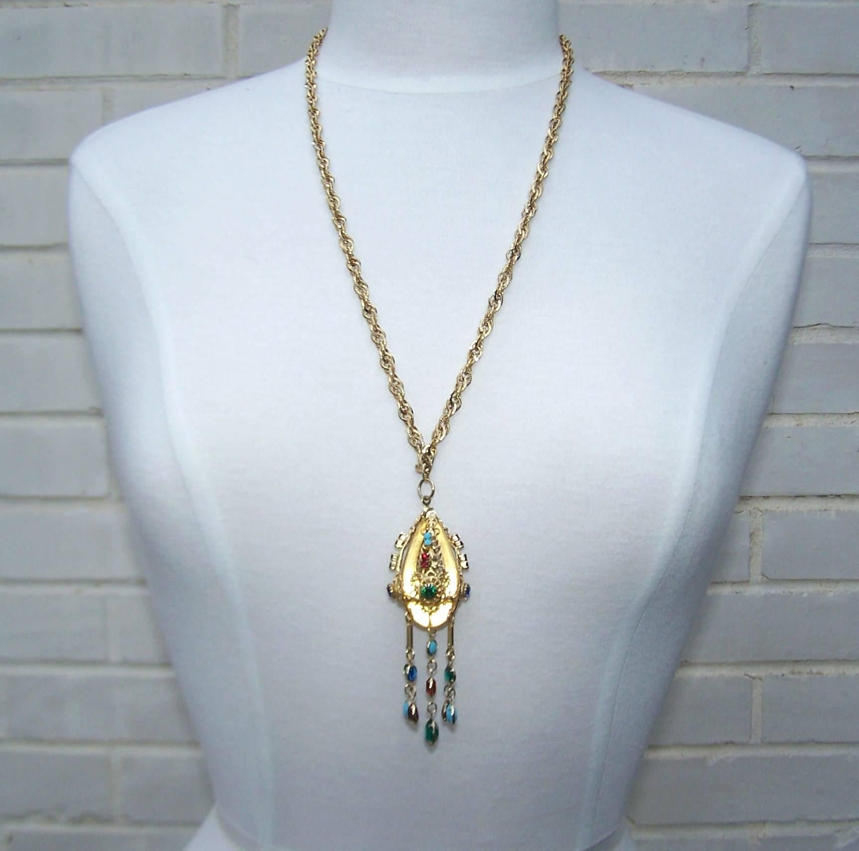 Colorful C.1970 Bejeweled Pendant with Gold Metal Rope Chain In Good Condition In Atlanta, GA