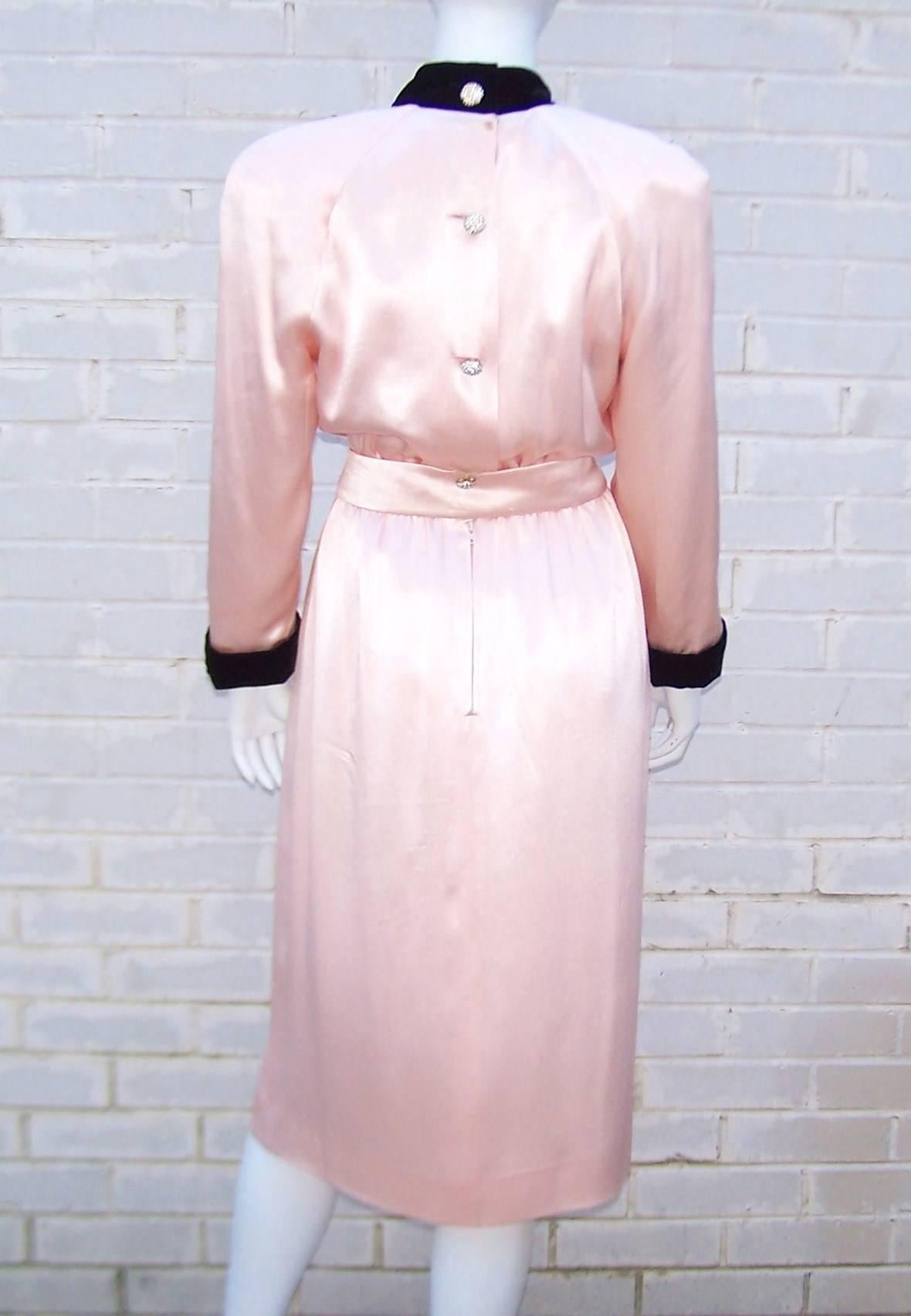 Glam C.1980 Albert Nipon Pink Charmeuse Dress With Black Velvet Details In Excellent Condition In Atlanta, GA