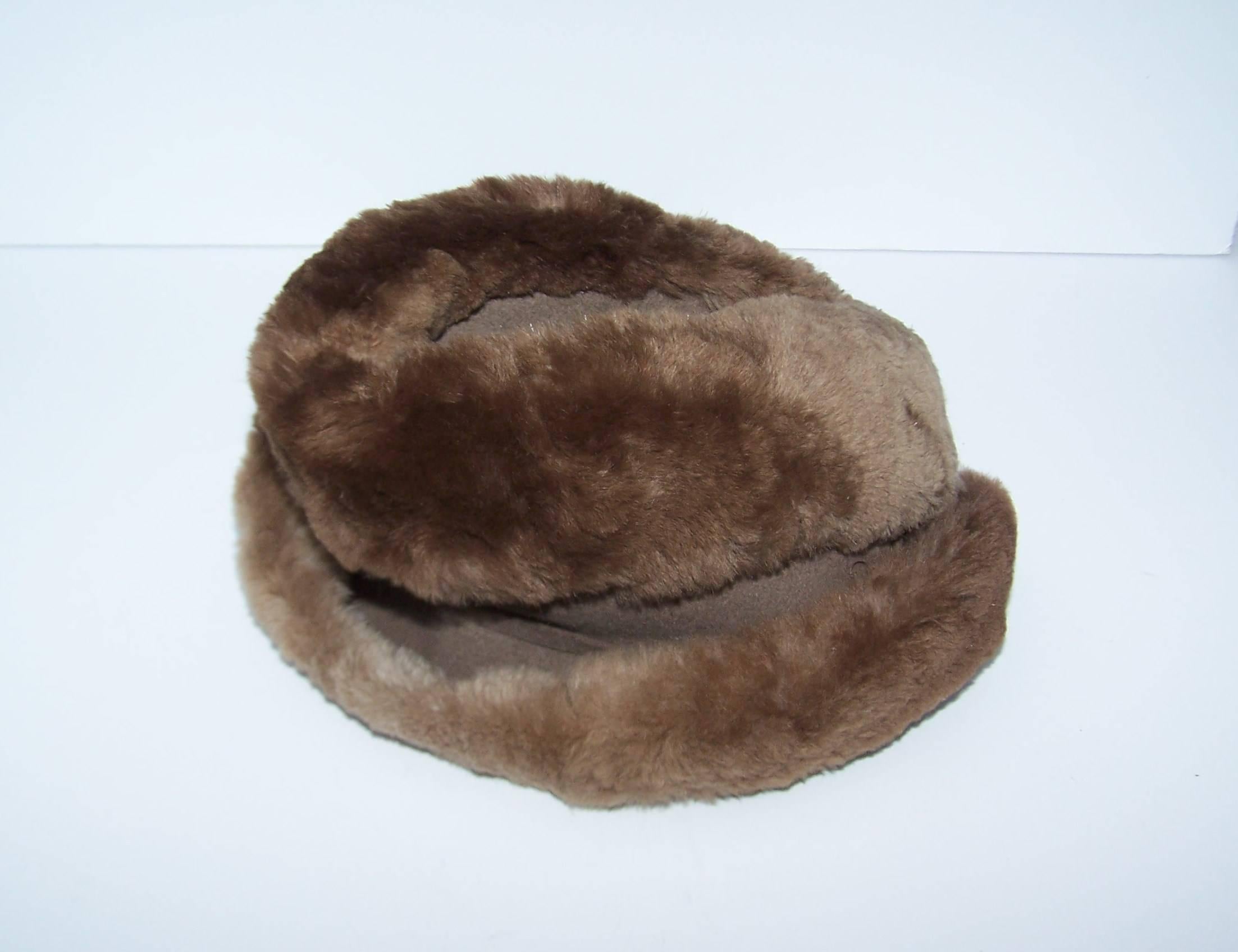 Rose Kraysler Sheared Beaver Fur Hat, 1940's In Good Condition For Sale In Atlanta, GA