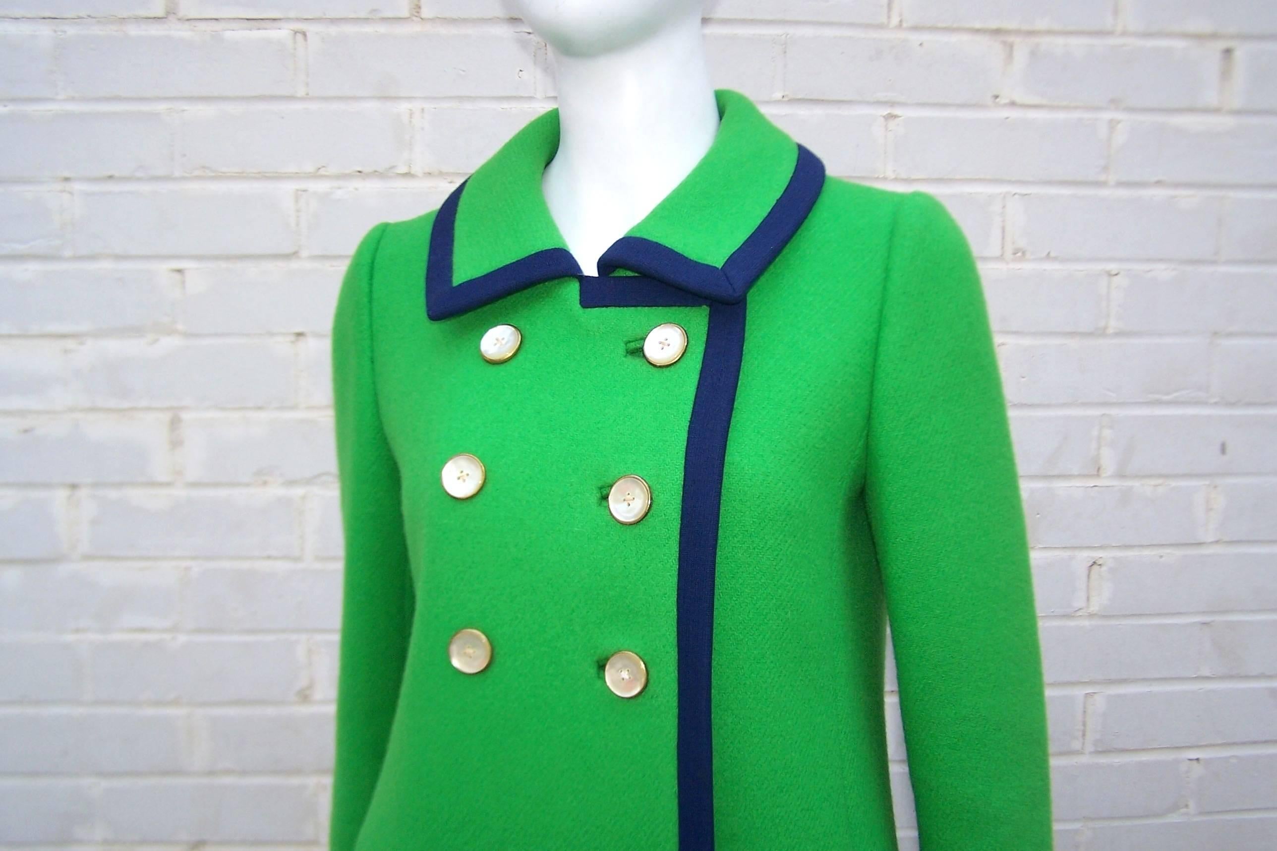 Mod 1960's Lilli Ann 'That Girl' Kelly Green & Navy Blue Wool Coat In Excellent Condition In Atlanta, GA