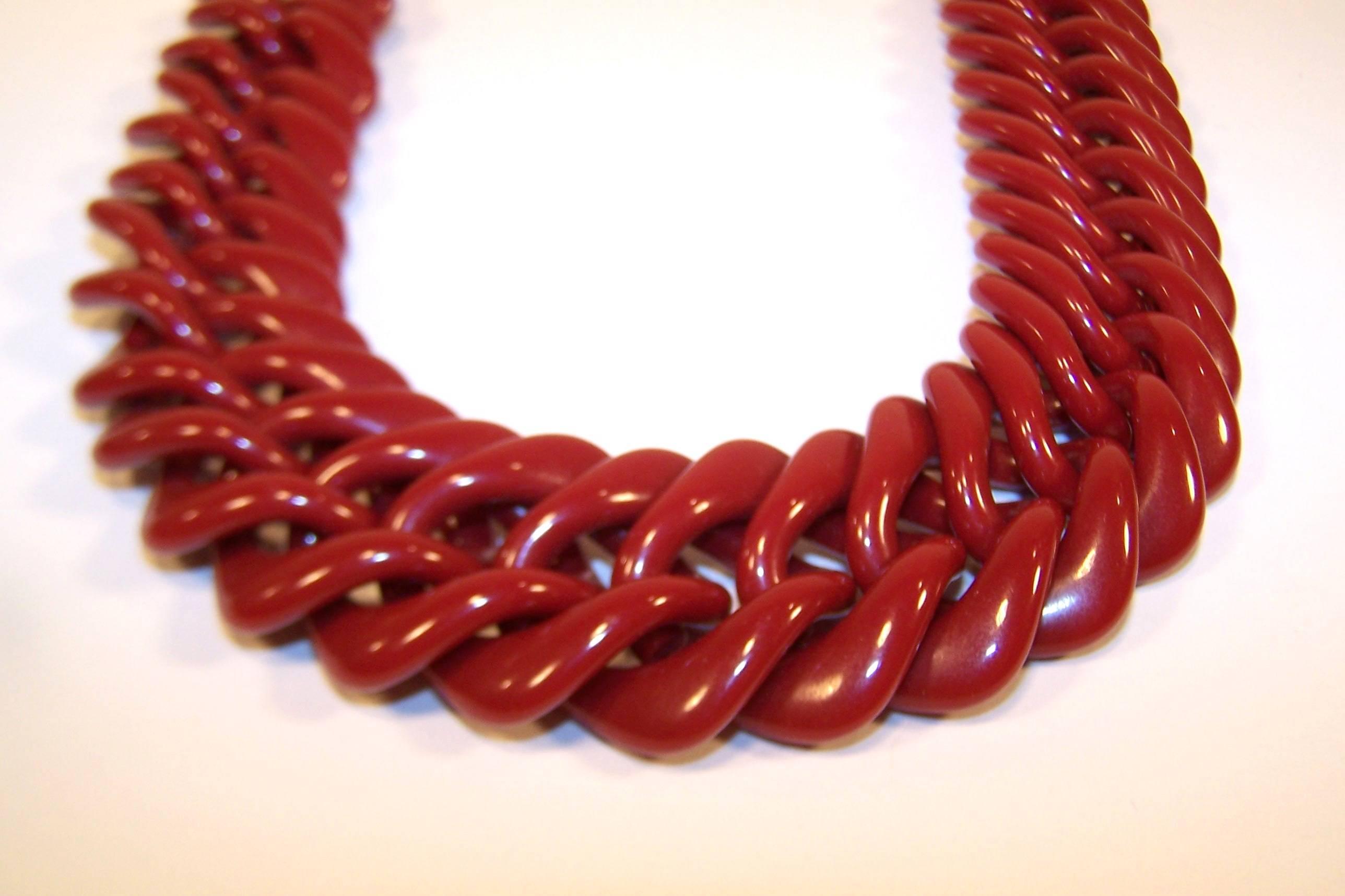 1970's Trifari Chunky Chain Link Necklace 1