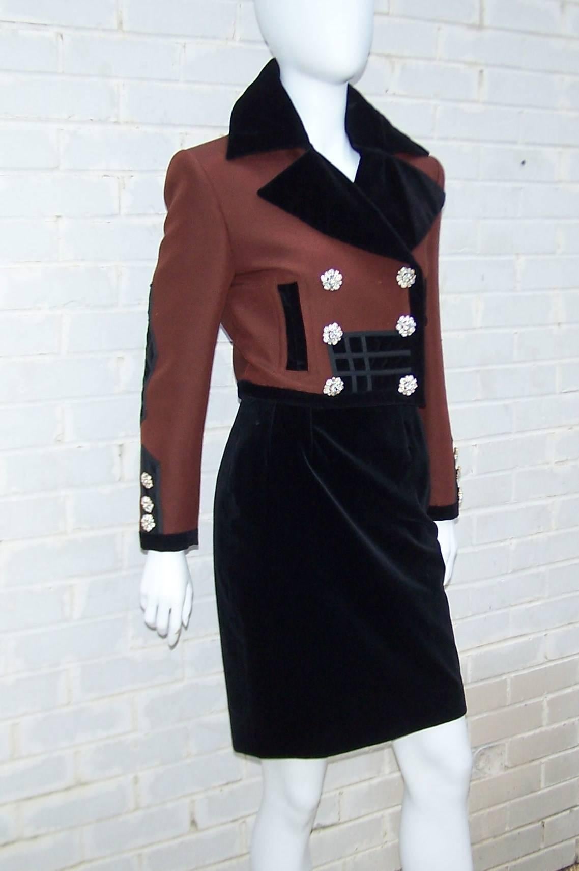 Noir Christian LaCroix - Costume de soirée en velours et laine avec boutons en strass, vers 1990 en vente