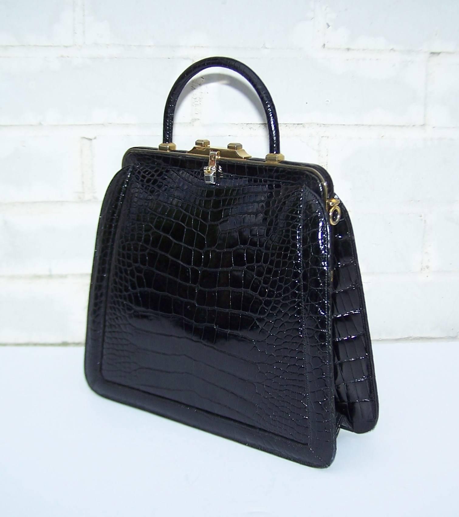 Women's 1990's Judith Leiber Black Alligator Handbag With Optional Shoulder Strap