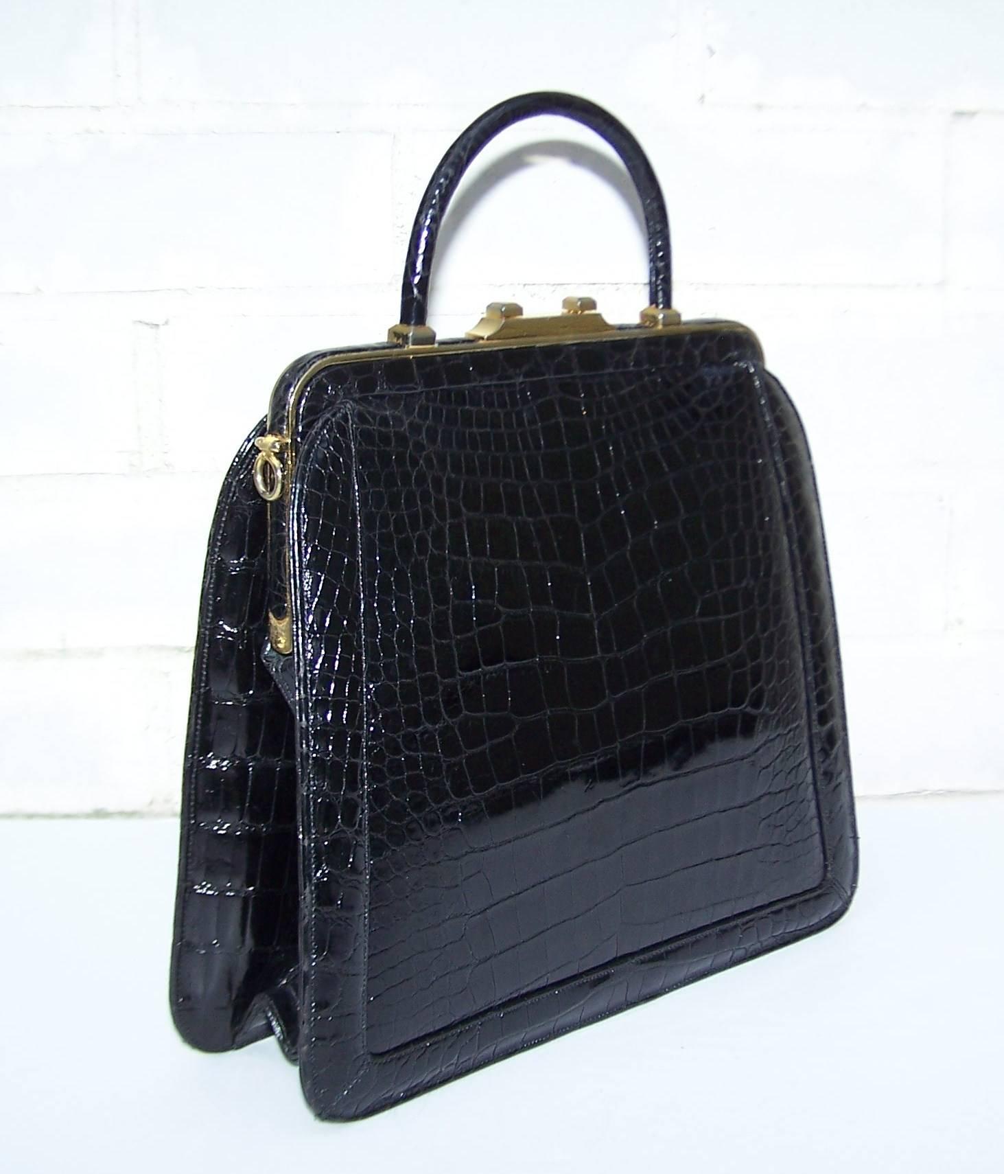 1990's Judith Leiber Black Alligator Handbag With Optional Shoulder Strap 1