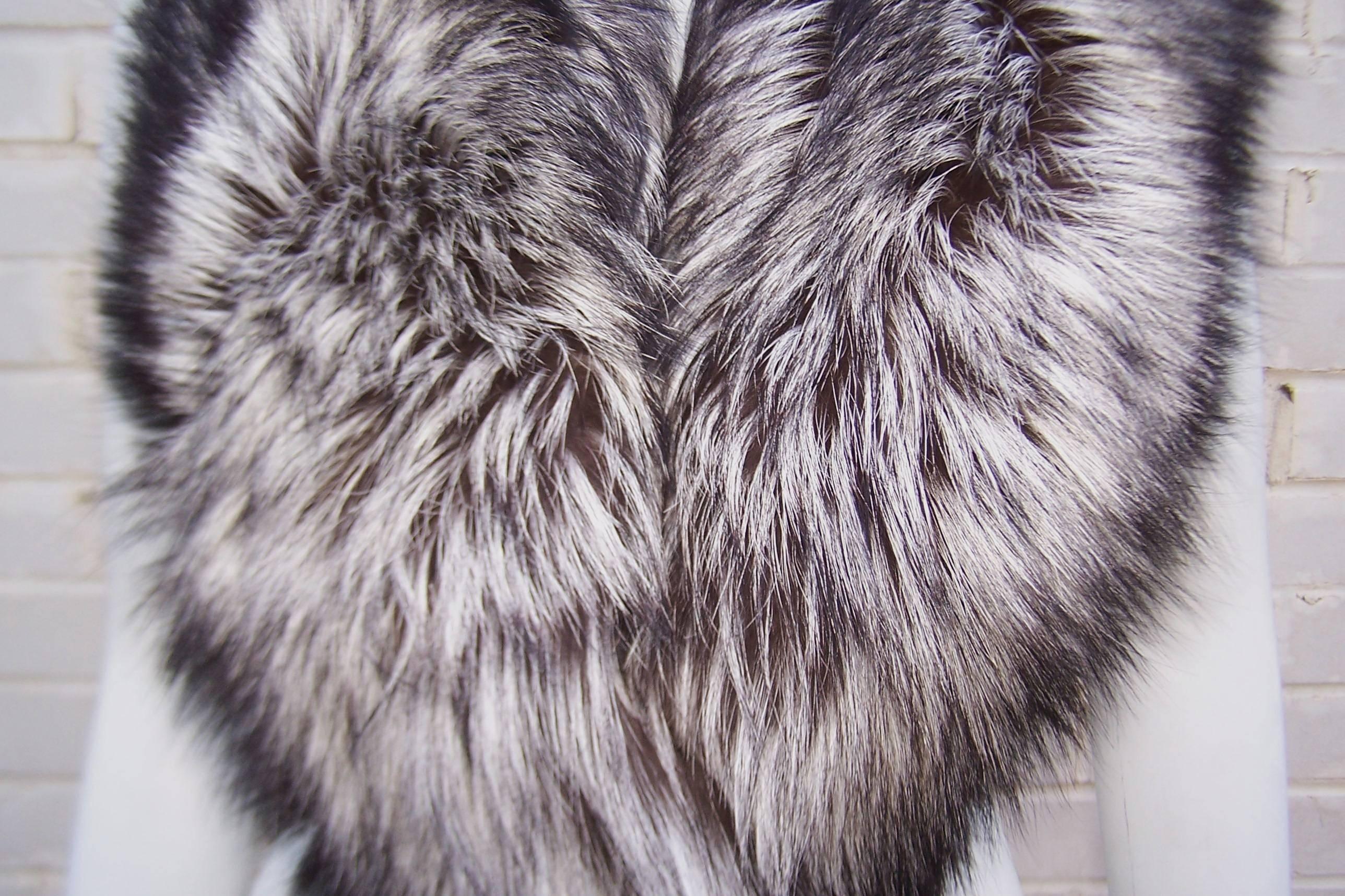 Lush 1990's Silver Tip Fox Fur Wrap Collar 3