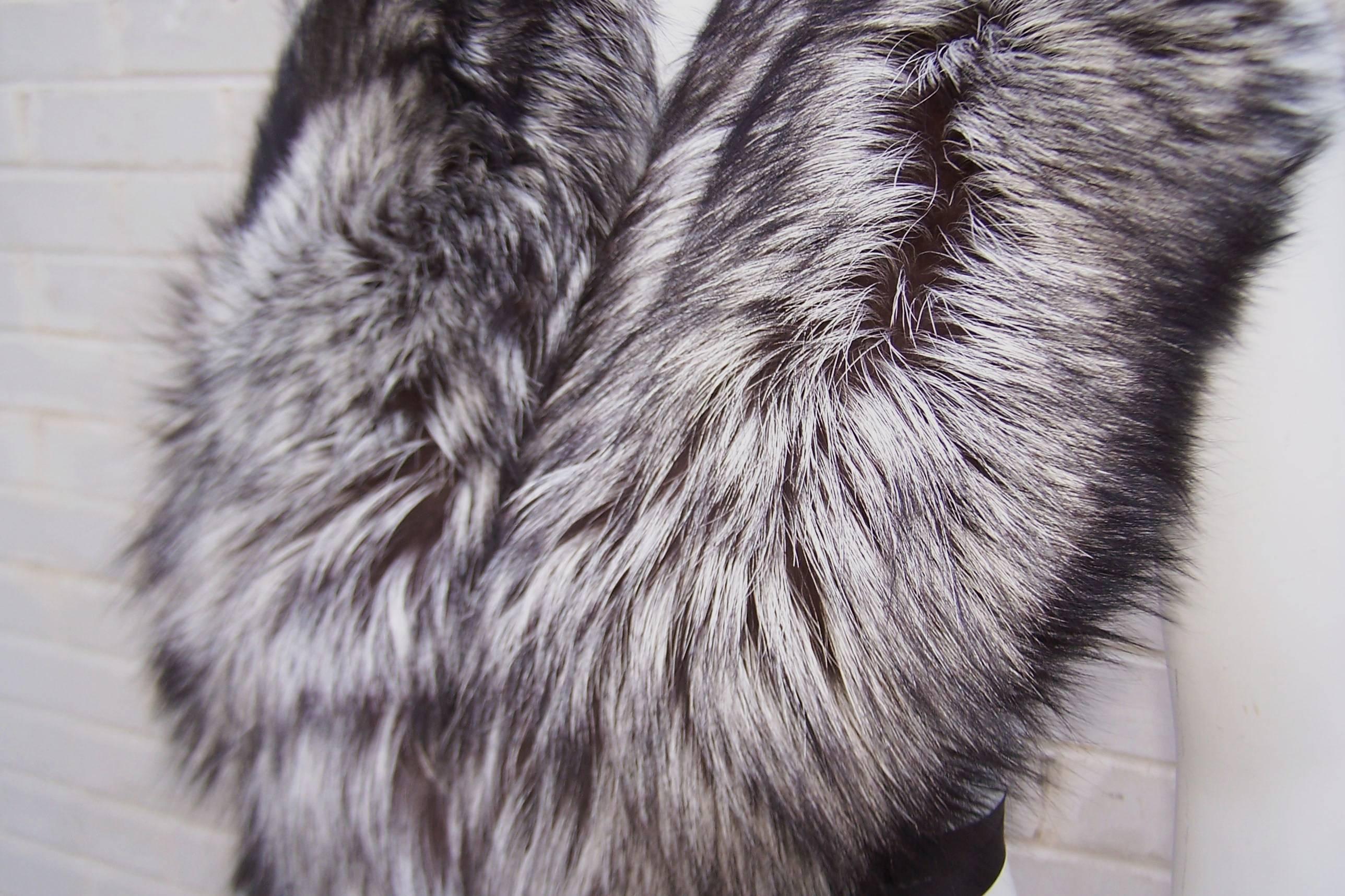 Lush 1990's Silver Tip Fox Fur Wrap Collar 4