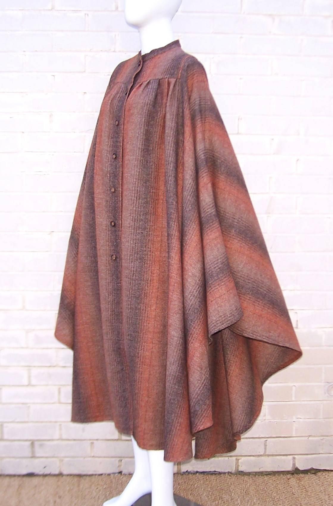 1970's Lanvin Haute Couture Autumnal Wool Tweed Cape In Excellent Condition In Atlanta, GA