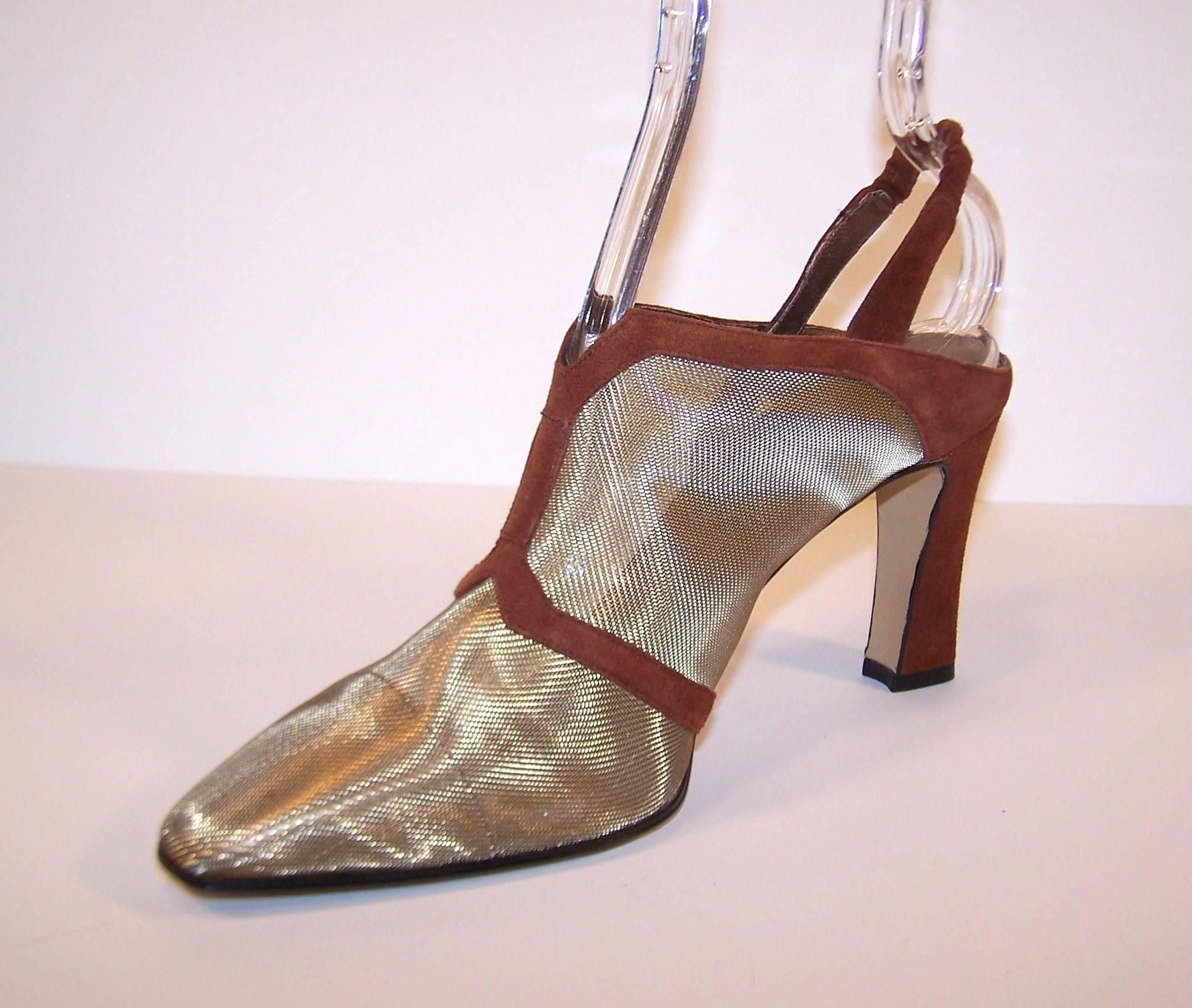1980's Comcedia Italian Gold Mesh & Suede Slingback Shoes In Excellent Condition In Atlanta, GA