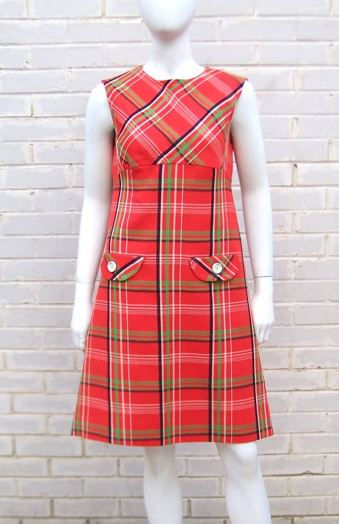 Mod 1960's John Baldwin Plaid Jumper Style Dress With Matching Coat In Excellent Condition In Atlanta, GA